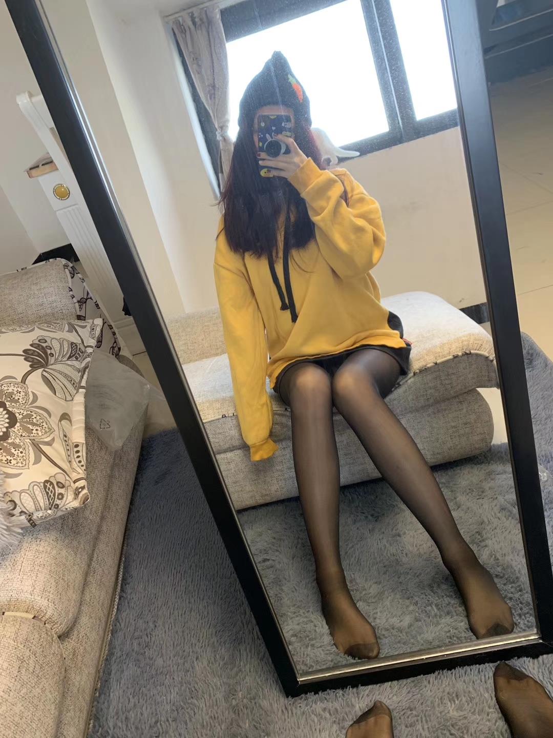 图片[108]-提袜少女微信朋友圈收费资源合集2-2 [159P] – 速更版-美库