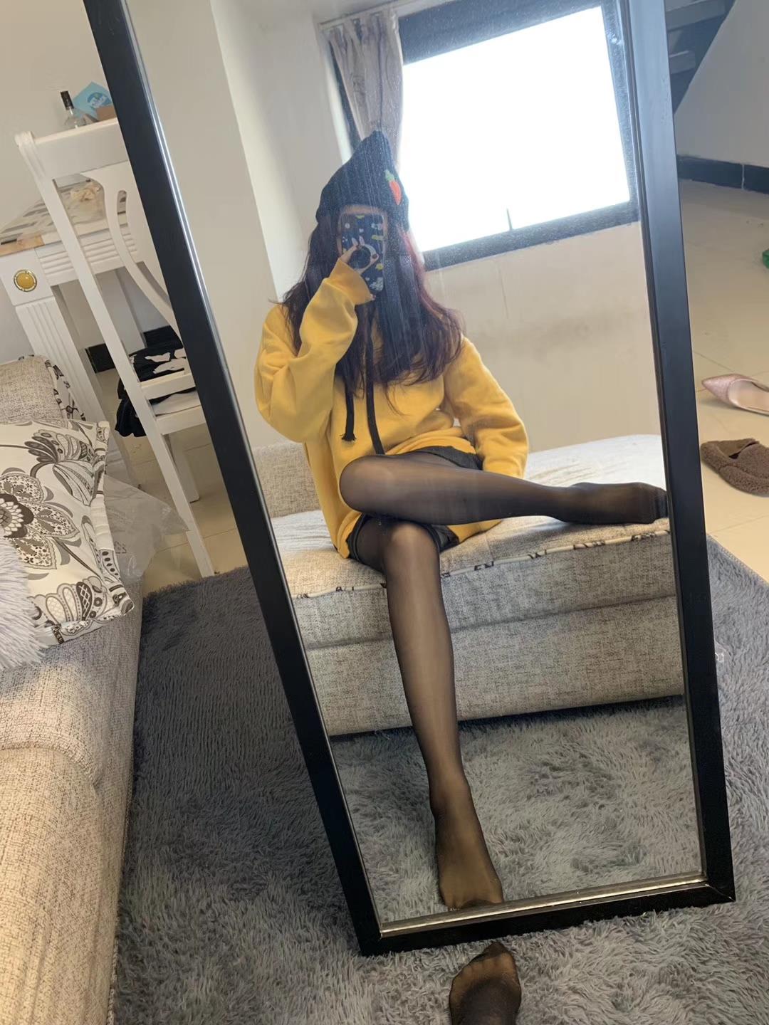 图片[110]-提袜少女微信朋友圈收费资源合集2-2 [159P] – 速更版-美库