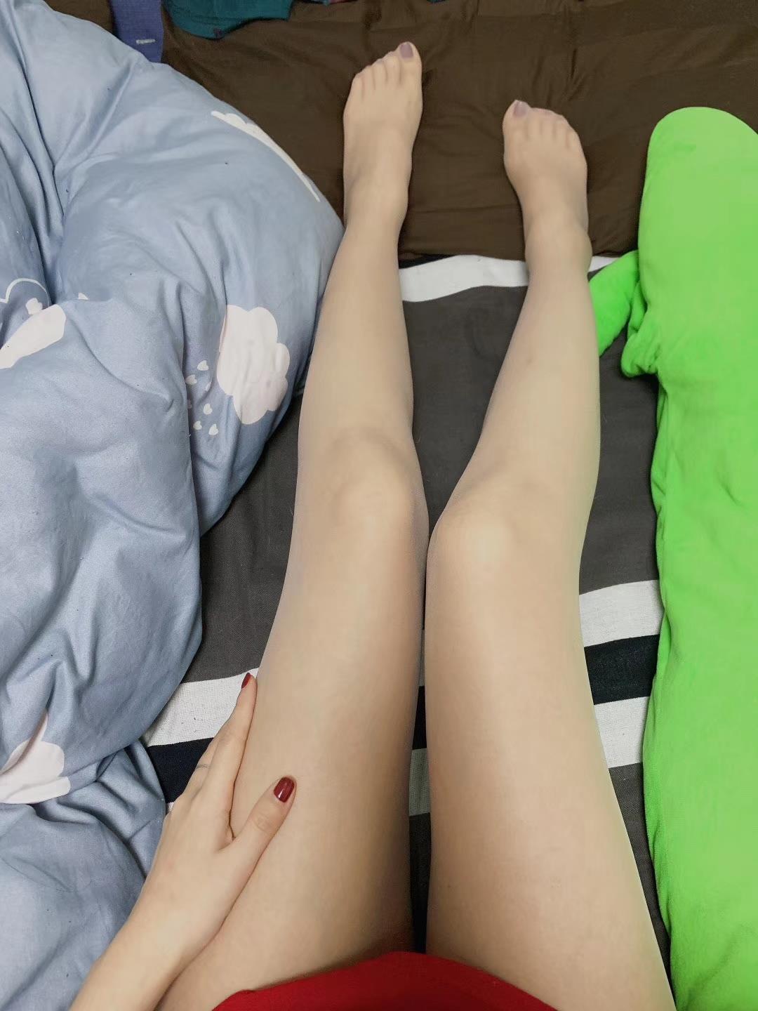 图片[113]-提袜少女微信朋友圈收费资源合集2-2 [159P] – 速更版-美库