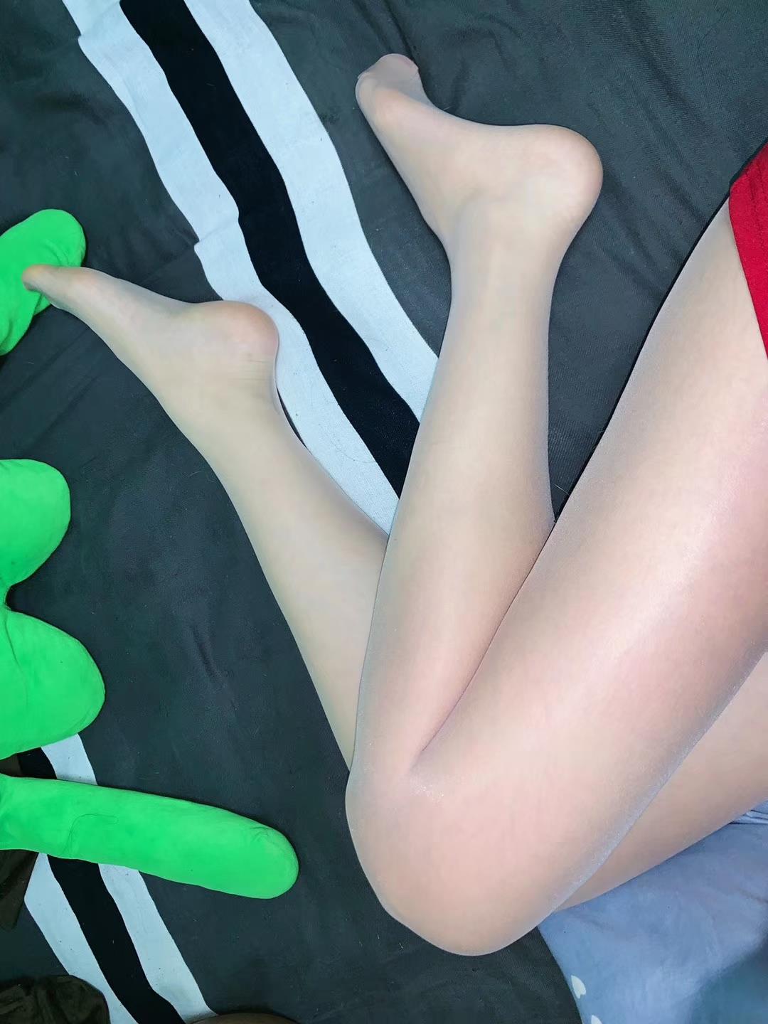 图片[116]-提袜少女微信朋友圈收费资源合集2-2 [159P] – 速更版-美库