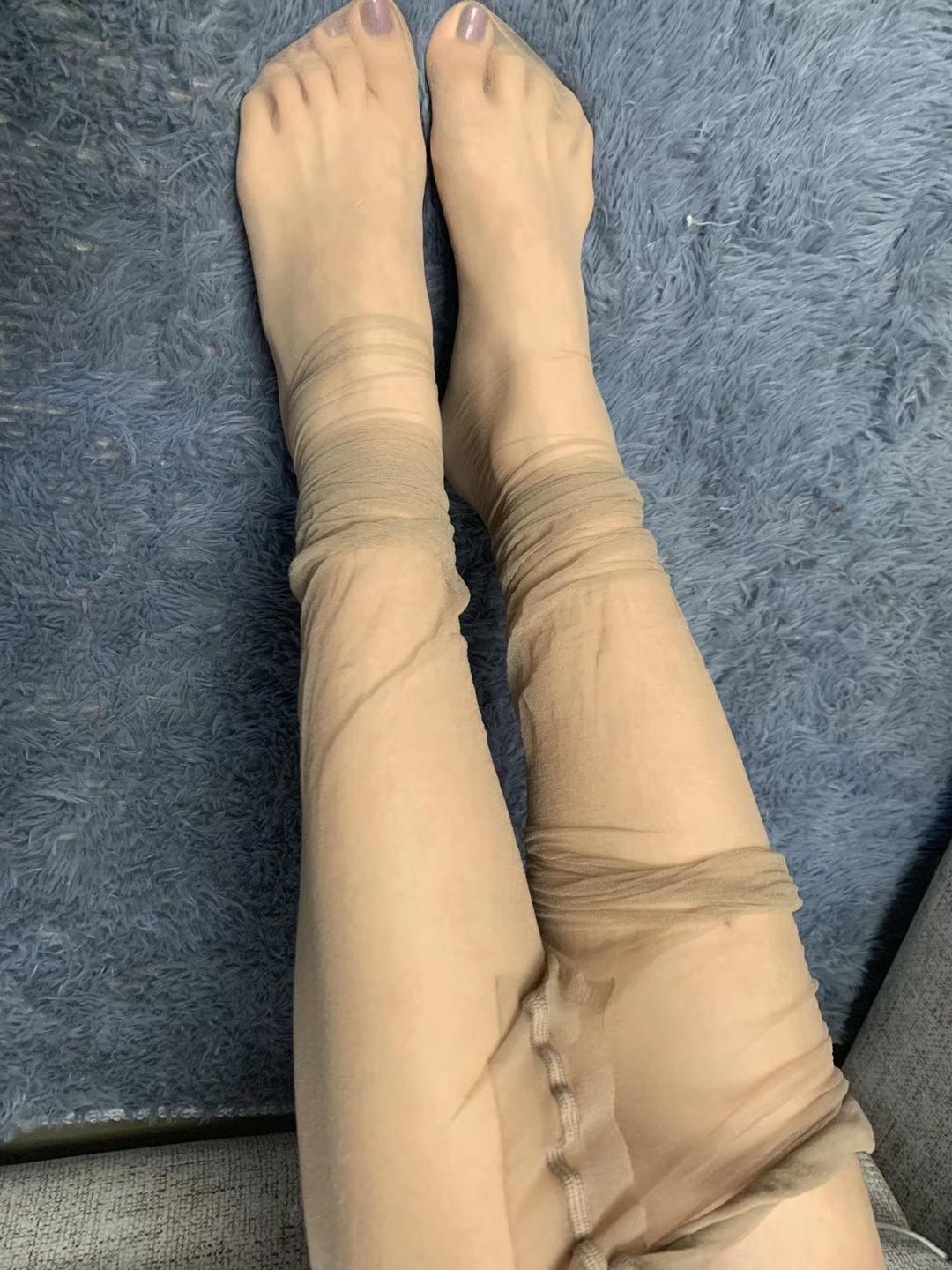 图片[140]-提袜少女微信朋友圈收费资源合集2-2 [159P] – 速更版-美库