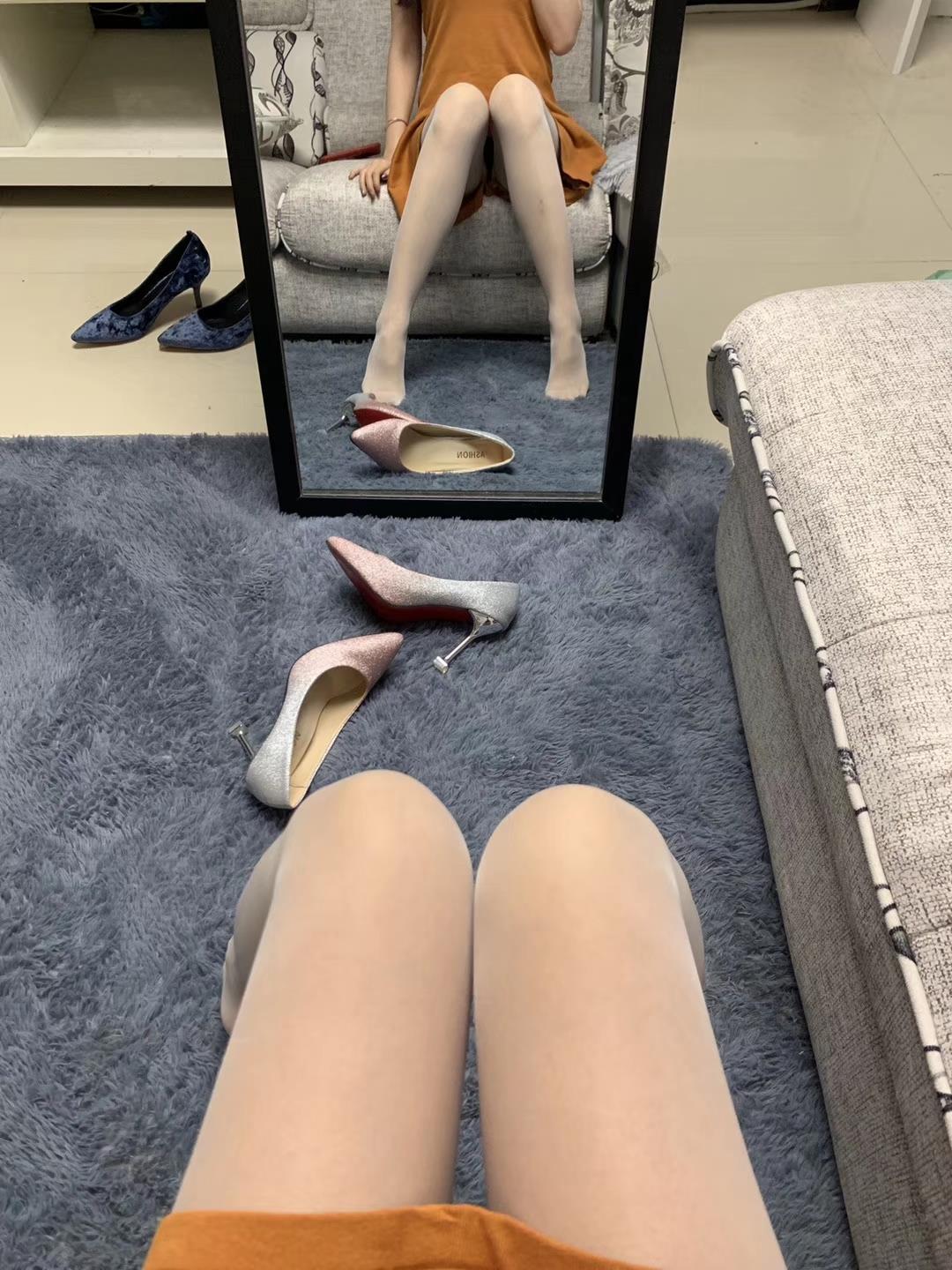 图片[144]-提袜少女微信朋友圈收费资源合集2-2 [159P] – 速更版-美库