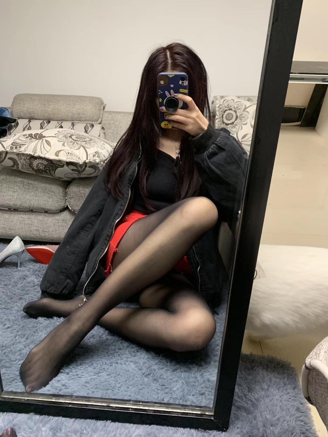 图片[149]-提袜少女微信朋友圈收费资源合集2-2 [159P] – 速更版-美库