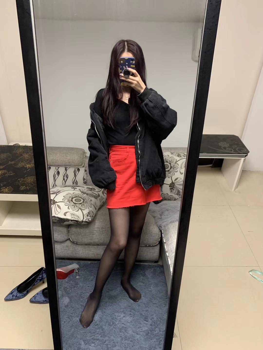 图片[150]-提袜少女微信朋友圈收费资源合集2-2 [159P] – 速更版-美库