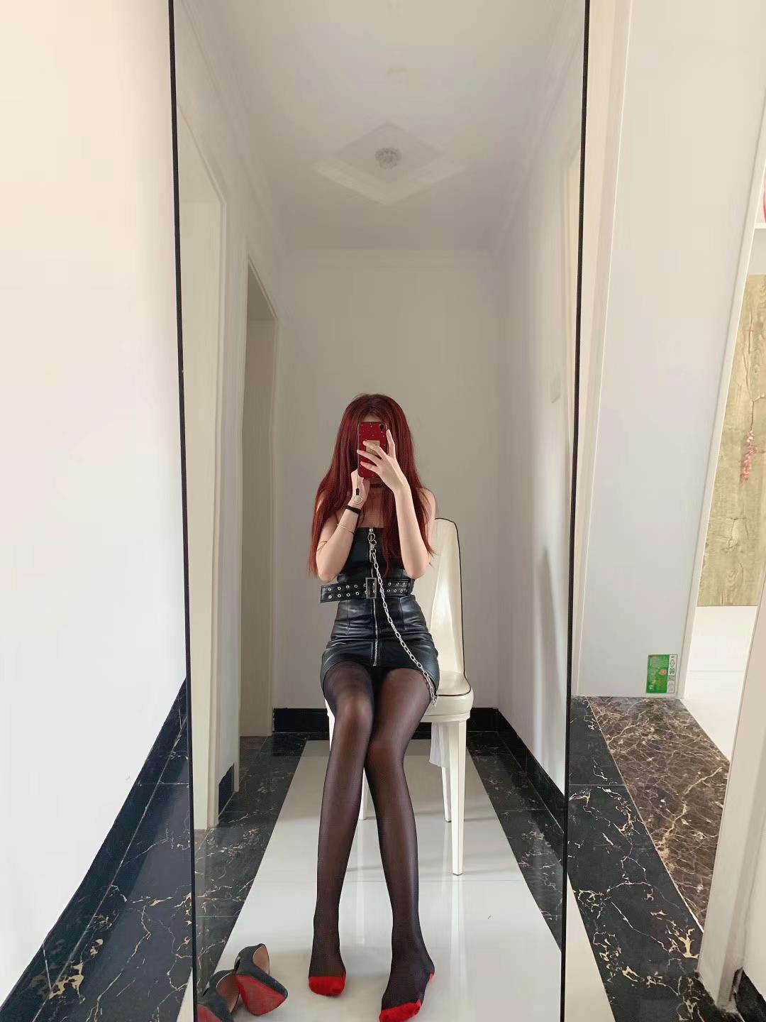 图片[107]-提袜少女微信朋友圈收费资源合集2-4 [128P] – 速更版-美库