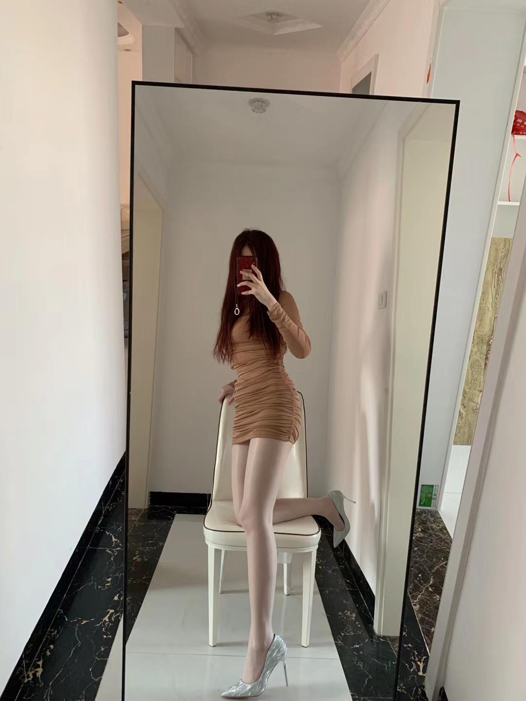 图片[113]-提袜少女微信朋友圈收费资源合集2-4 [128P] – 速更版-美库