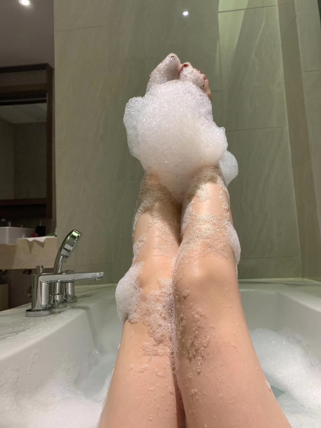 图片[124]-提袜少女微信朋友圈收费资源合集2-4 [128P] – 速更版-美库