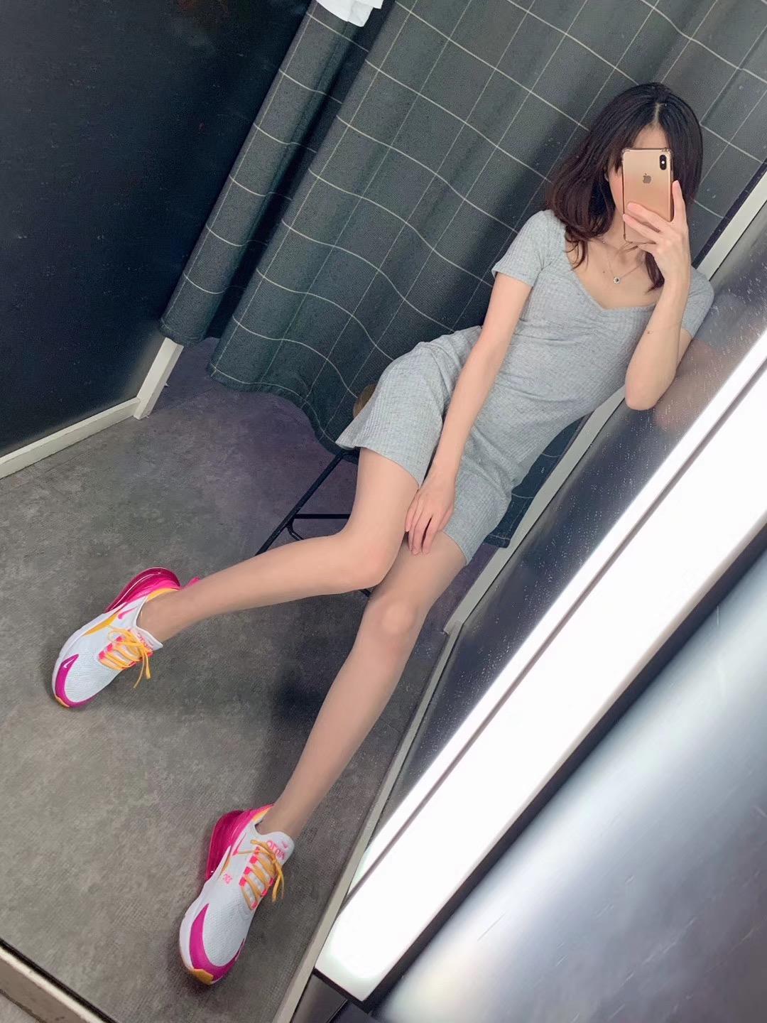 图片[66]-丝足博主 小小小仙女ELaine 微信朋友圈视图系列 (2)[124P] – 速更版-美库