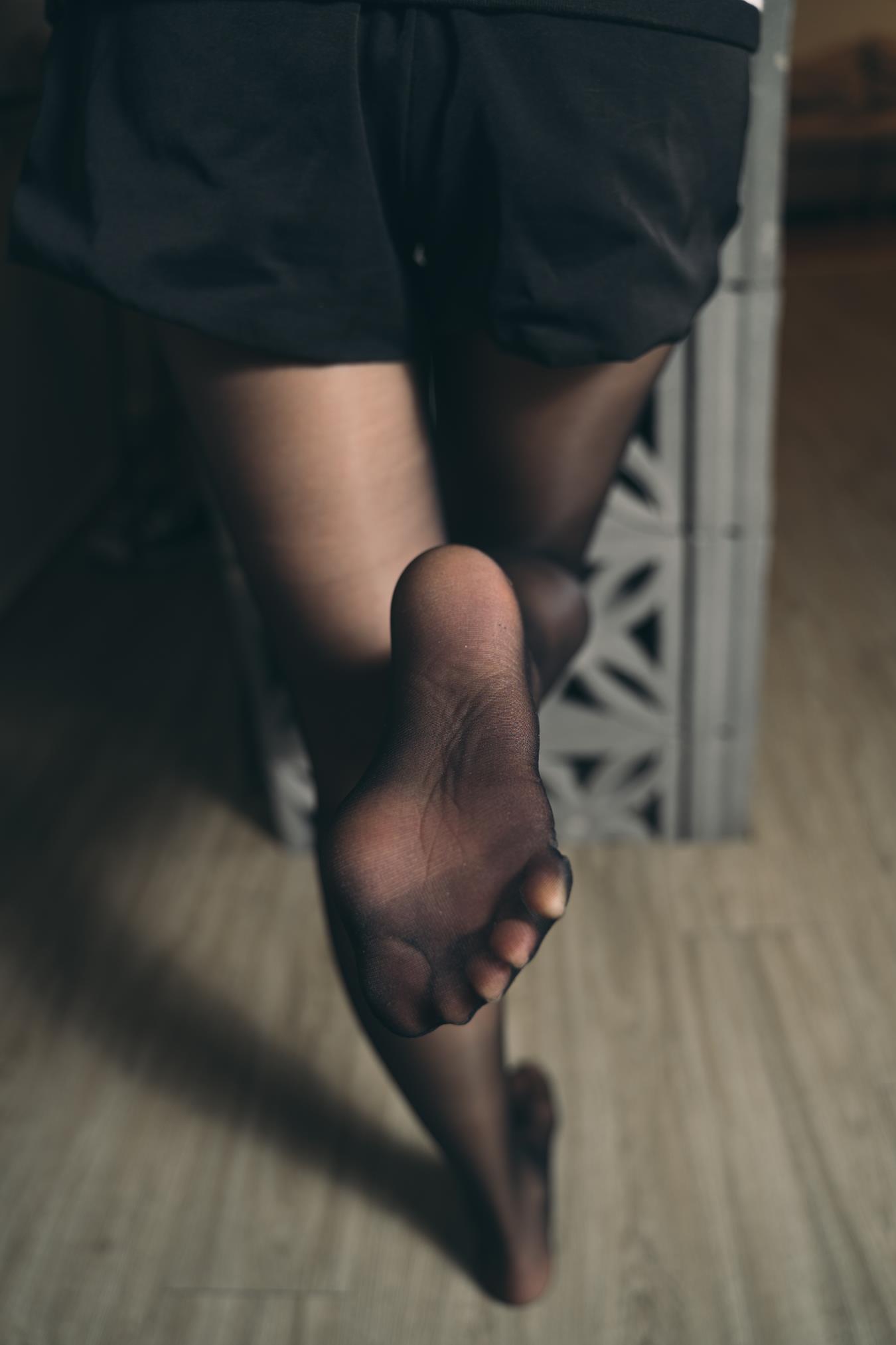 图片[65]-Limerence原创 NO.008 性感妹子近距离撕扯黑丝袜[192P] – 速更版-美库