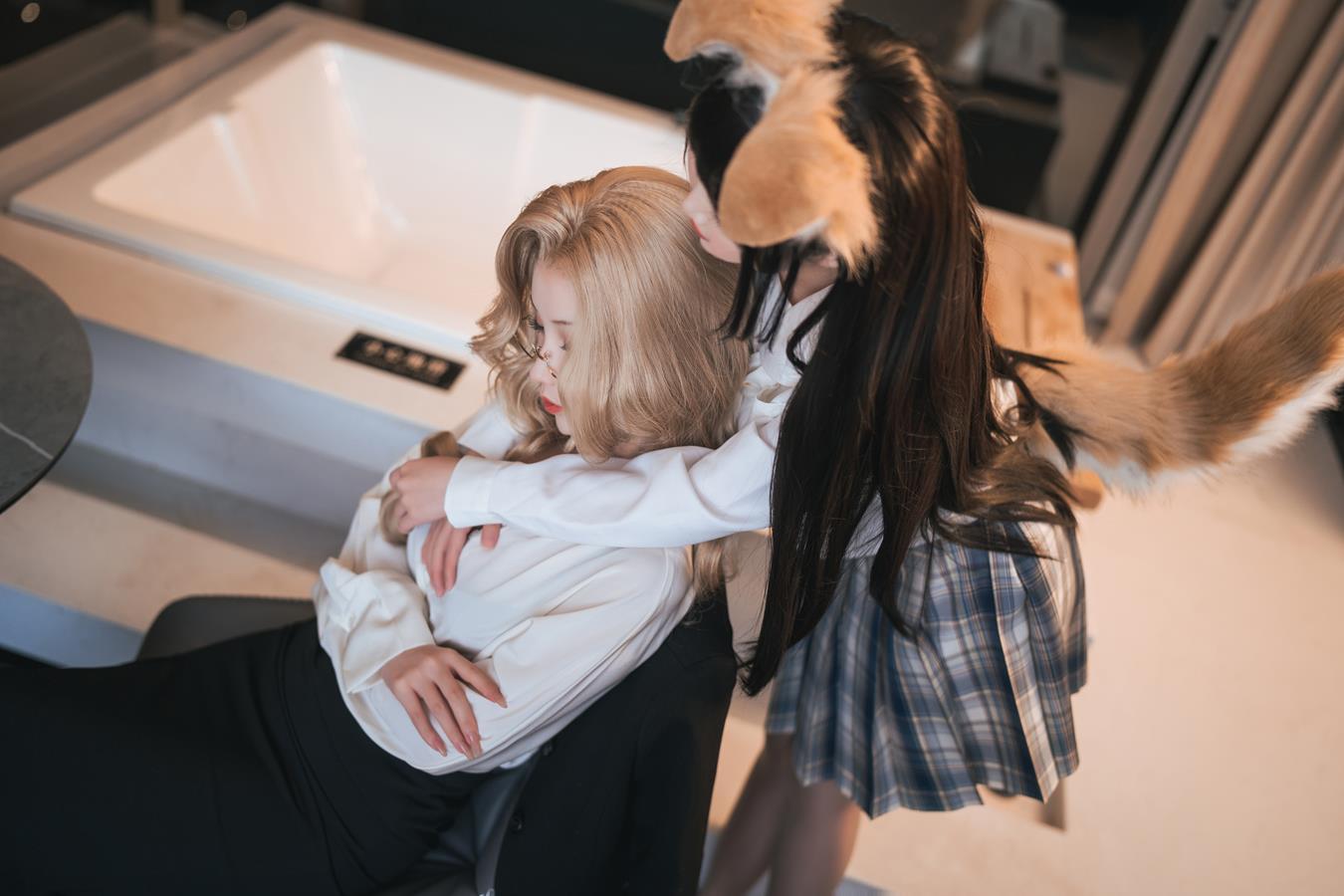 图片[11]-COS福利rioko凉凉子&面饼仙儿 女上司双人版 [16P] – 速更版-美库