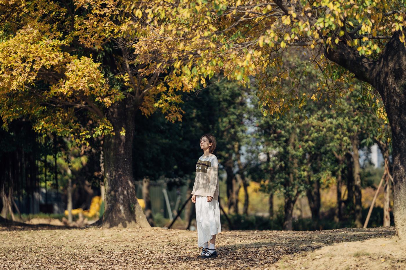 图片[23]-[YITUYU艺图语] 2022.01.25 暖冬银杏，18岁的素颜女孩 dudu [35P] – 速更版-美库