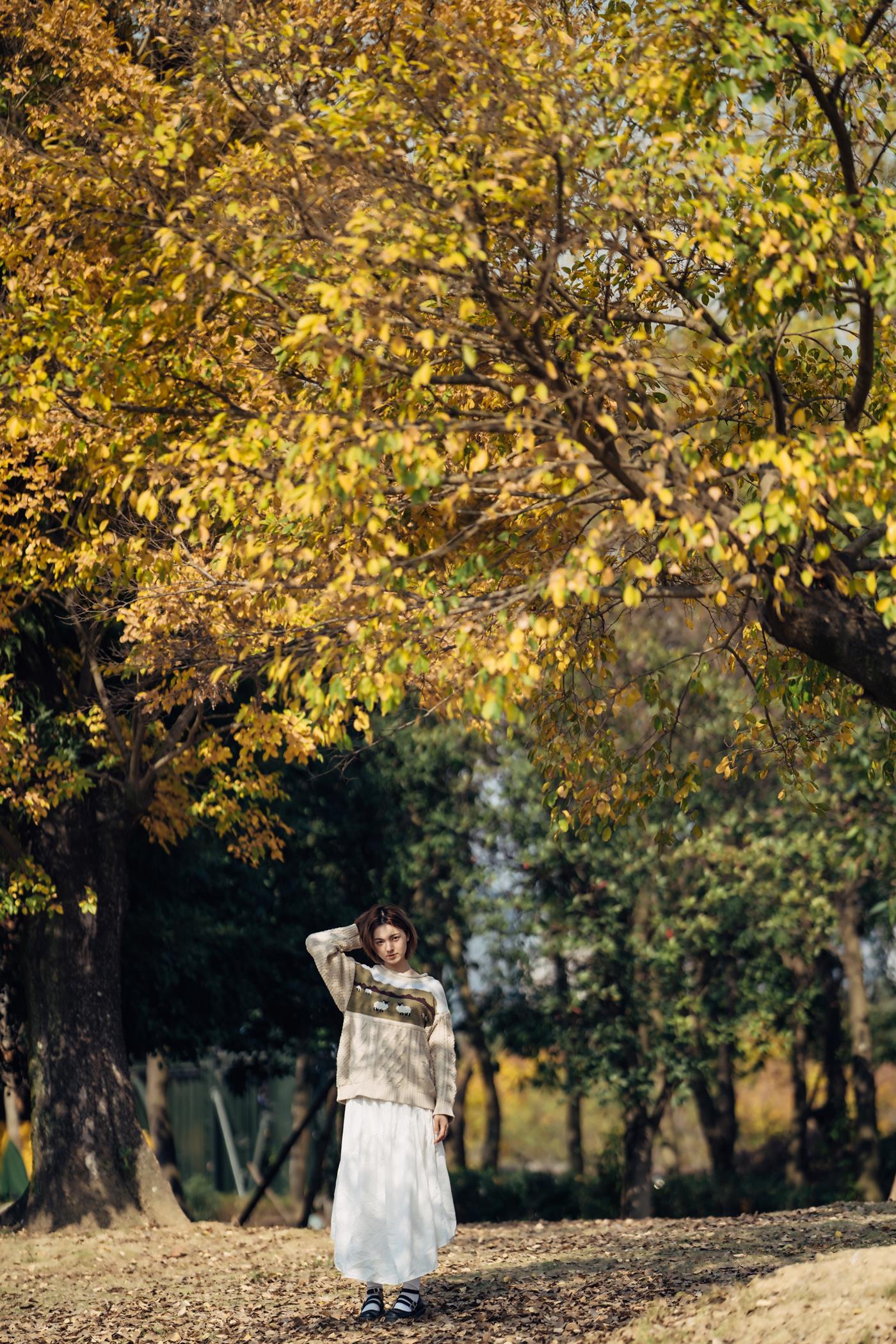 图片[25]-[YITUYU艺图语] 2022.01.25 暖冬银杏，18岁的素颜女孩 dudu [35P] – 速更版-美库