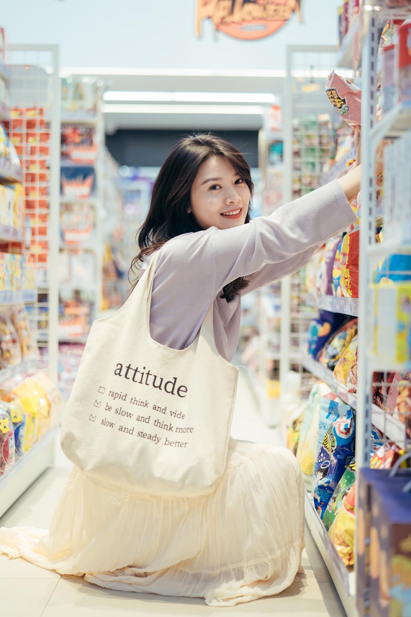 图片[15]-[YITUYU艺图语] 2022.01.26 一大堆零食，便利店里的小满足 喵喵喵是锦儿呀 [26P] – 速更版-美库