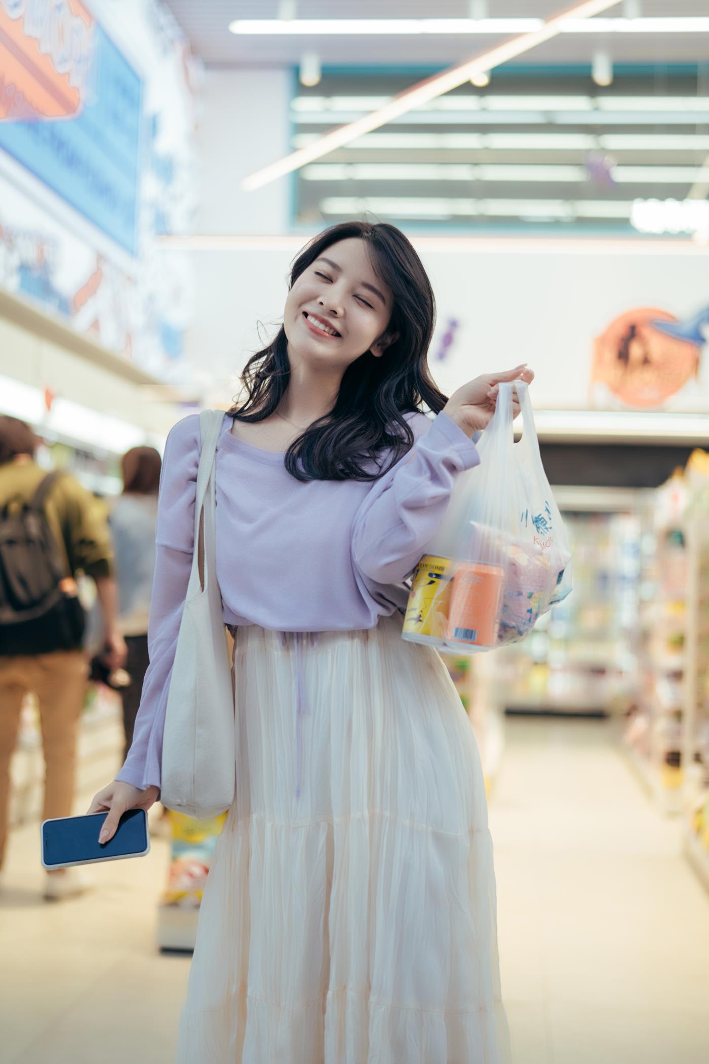 图片[21]-[YITUYU艺图语] 2022.01.26 一大堆零食，便利店里的小满足 喵喵喵是锦儿呀 [26P] – 速更版-美库