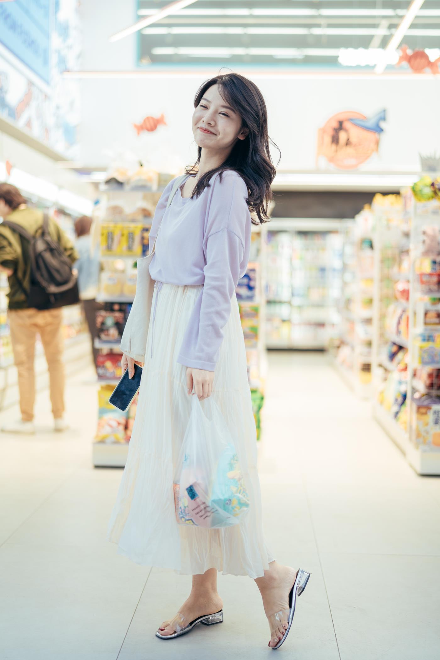 图片[22]-[YITUYU艺图语] 2022.01.26 一大堆零食，便利店里的小满足 喵喵喵是锦儿呀 [26P] – 速更版-美库