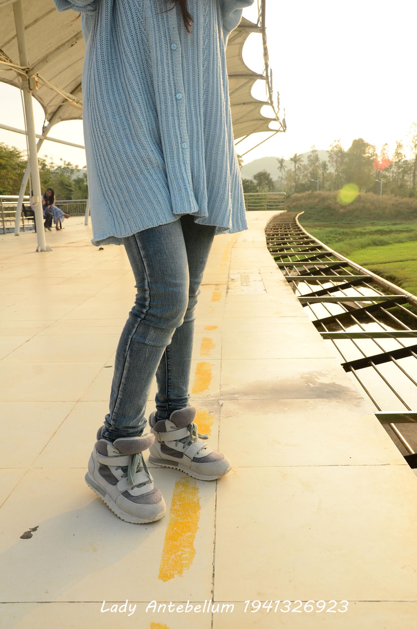 图片[22]-[战前女神] 美腿美足精品摄影套图 008 (1) [100P] – 速更版-美库