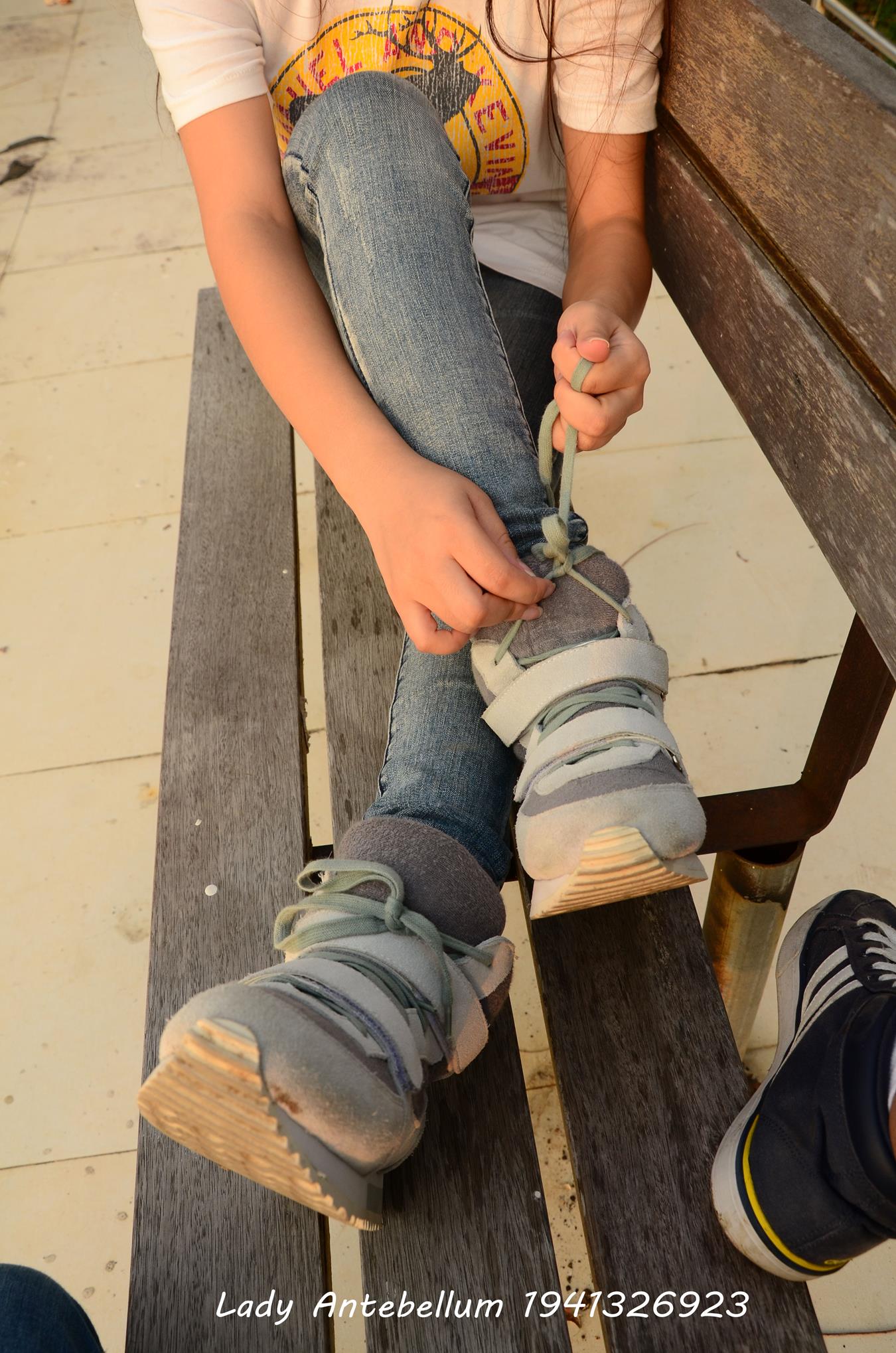 图片[49]-[战前女神] 美腿美足精品摄影套图 008 (1) [100P] – 速更版-美库