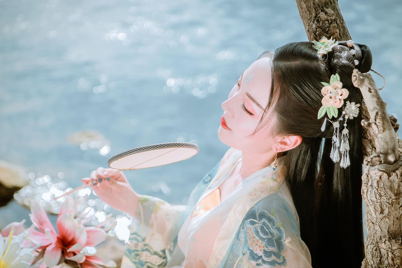 图片[13]-[YITUYU艺图语] 2022.01.29 清水出芙蓉 Julie [23P] – 速更版-美库