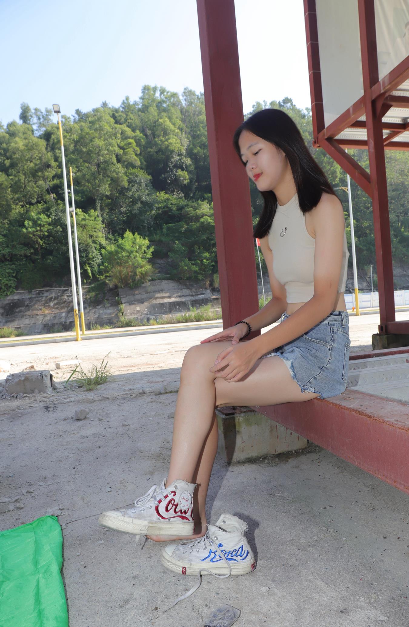 图片[10]-Pary摄影 NO.021 极品美女校花思思全程赤脚拍照后亮出脏脚底 (1）[64P] – 速更版-美库