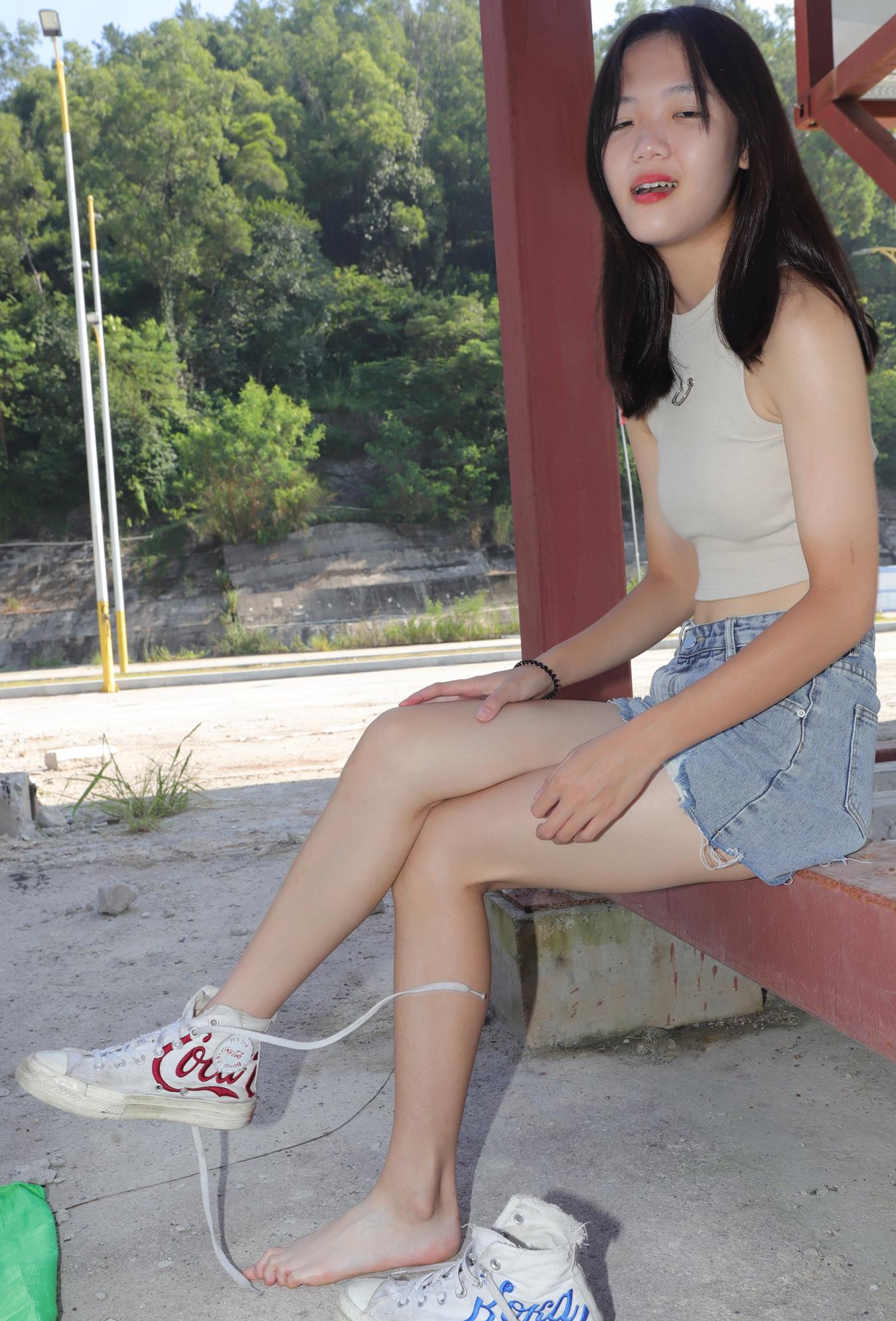 图片[12]-Pary摄影 NO.021 极品美女校花思思全程赤脚拍照后亮出脏脚底 (1）[64P] – 速更版-美库