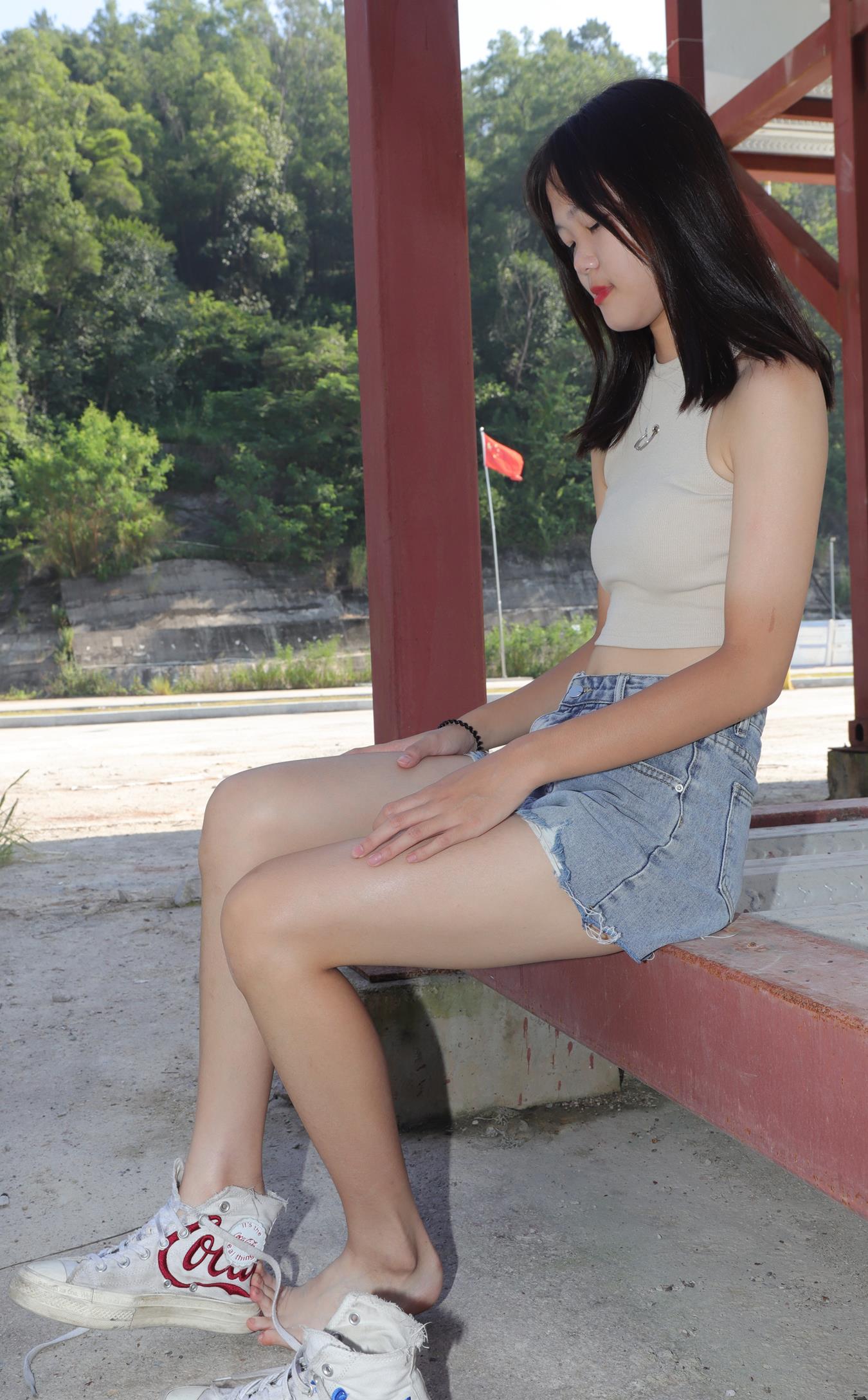 图片[14]-Pary摄影 NO.021 极品美女校花思思全程赤脚拍照后亮出脏脚底 (1）[64P] – 速更版-美库