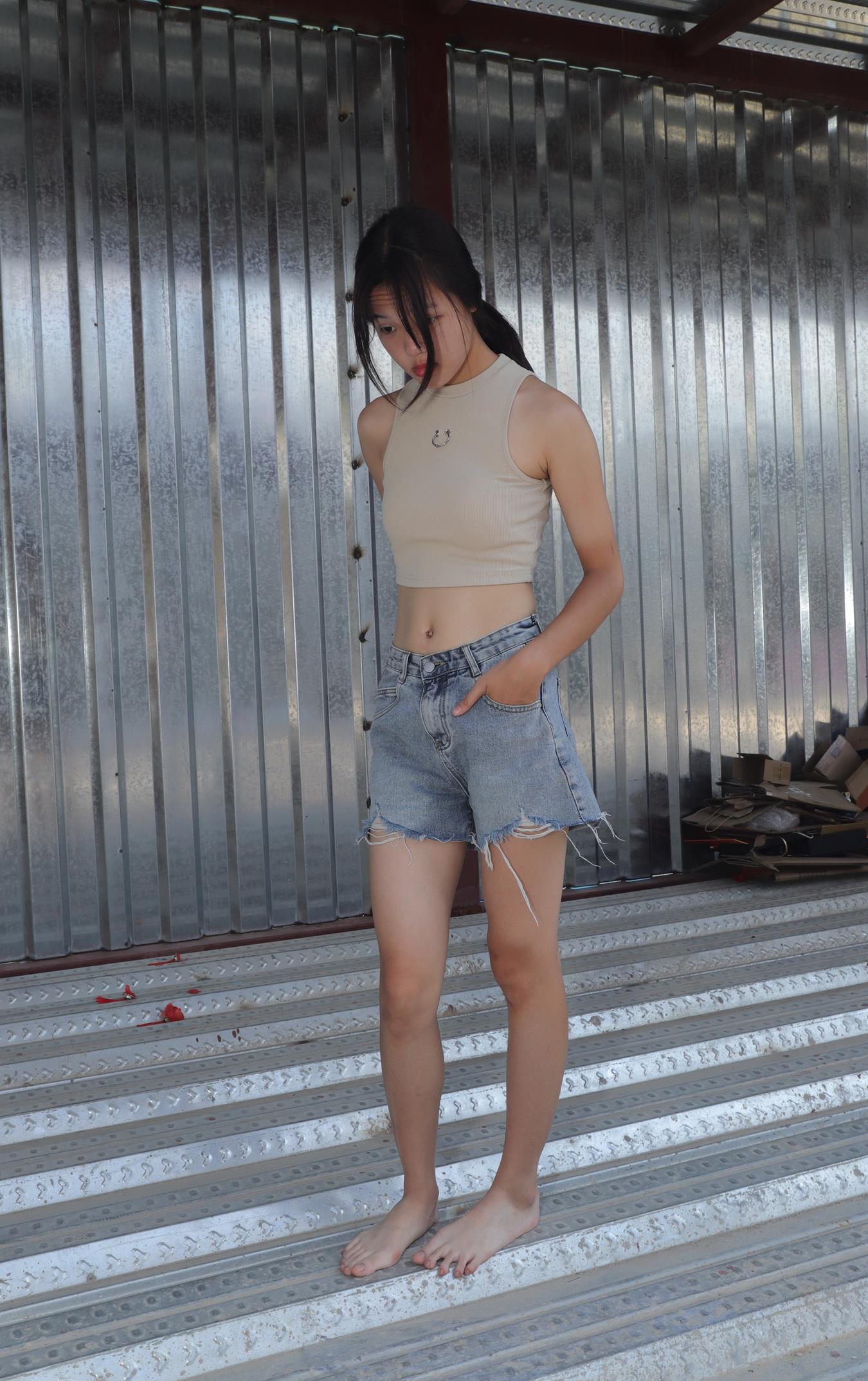 图片[10]-Pary摄影 NO.021 极品美女校花思思全程赤脚拍照后亮出脏脚底 (2）[66P] – 速更版-美库