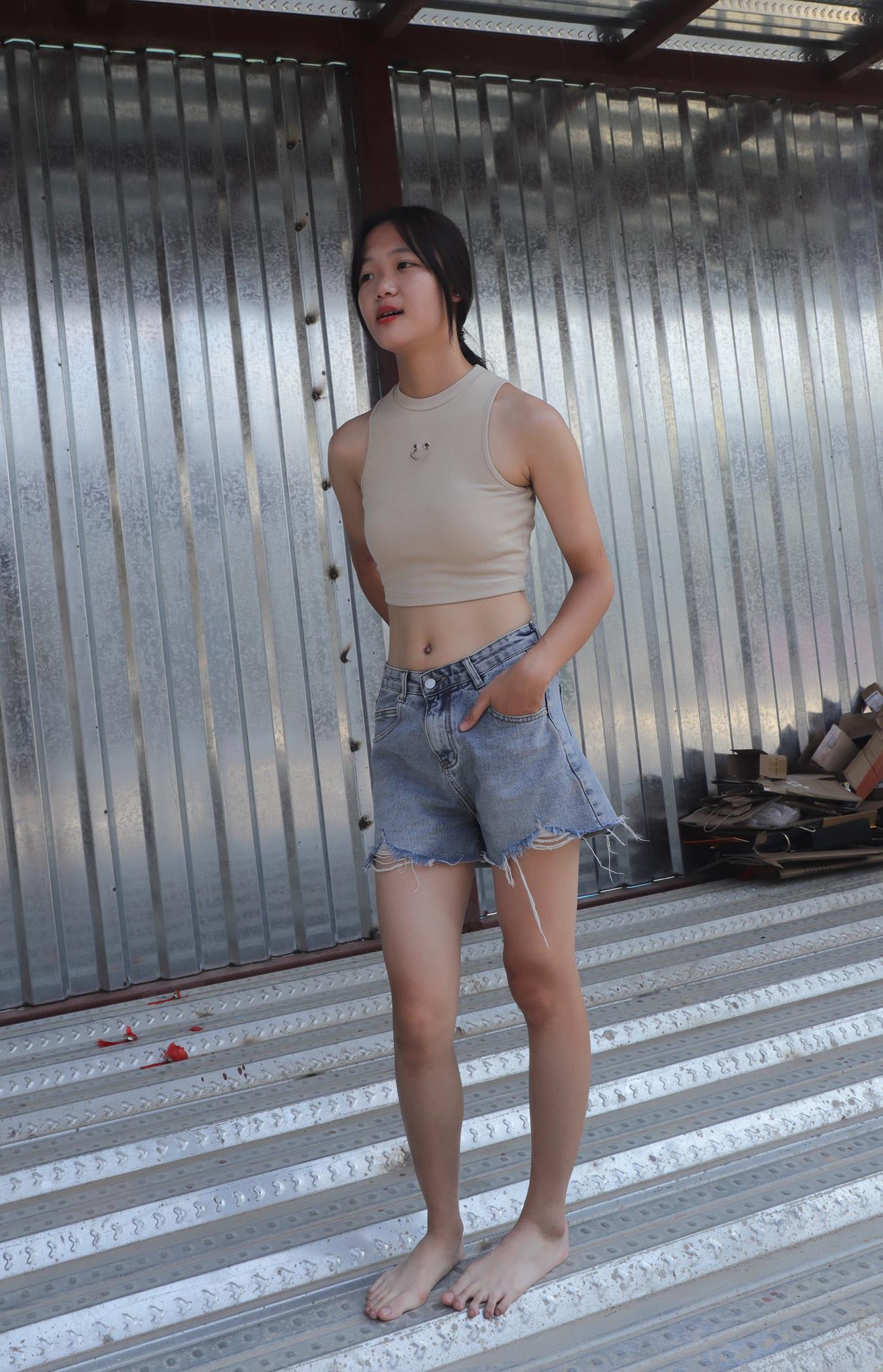 图片[11]-Pary摄影 NO.021 极品美女校花思思全程赤脚拍照后亮出脏脚底 (2）[66P] – 速更版-美库