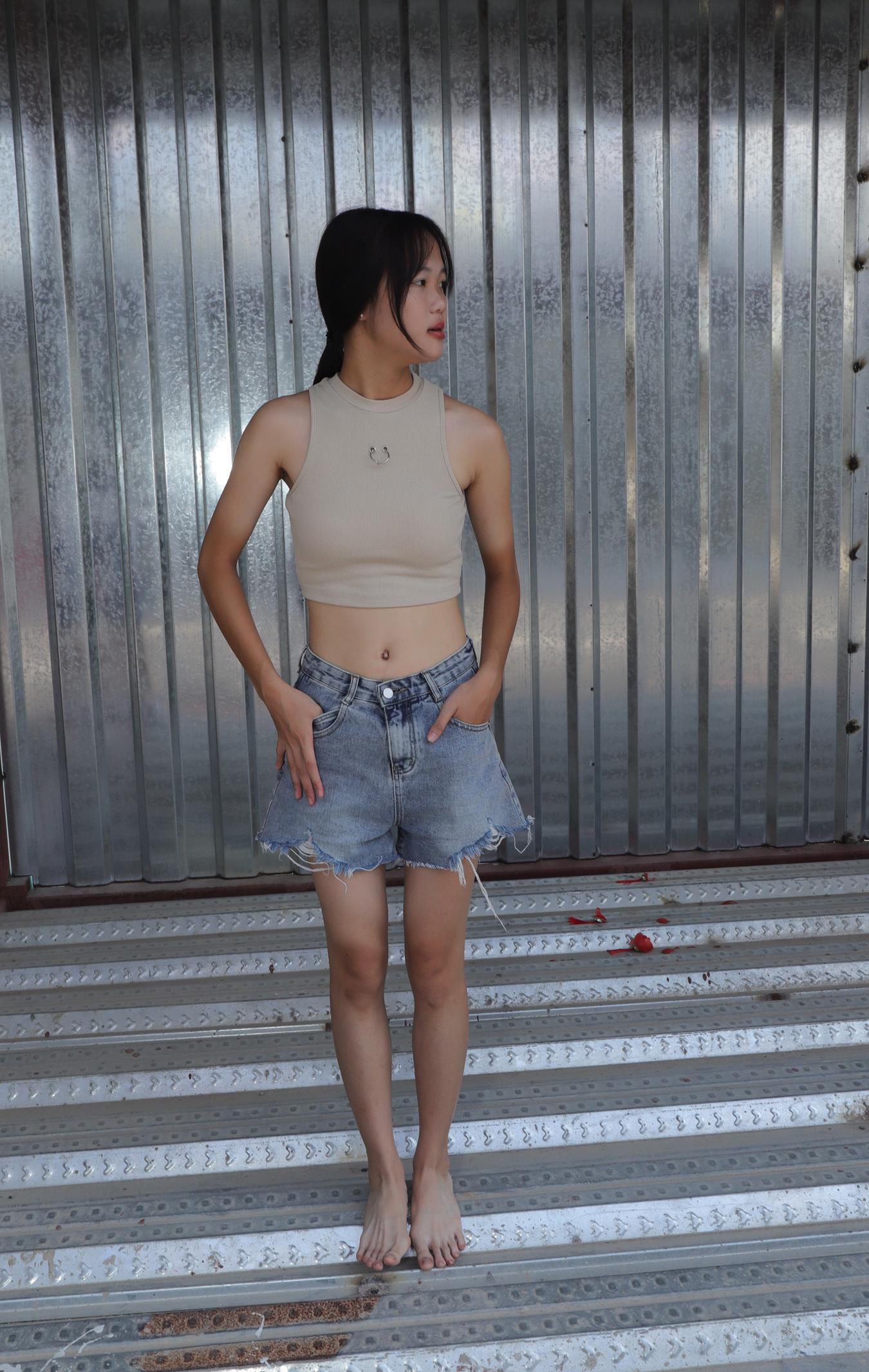 图片[12]-Pary摄影 NO.021 极品美女校花思思全程赤脚拍照后亮出脏脚底 (2）[66P] – 速更版-美库