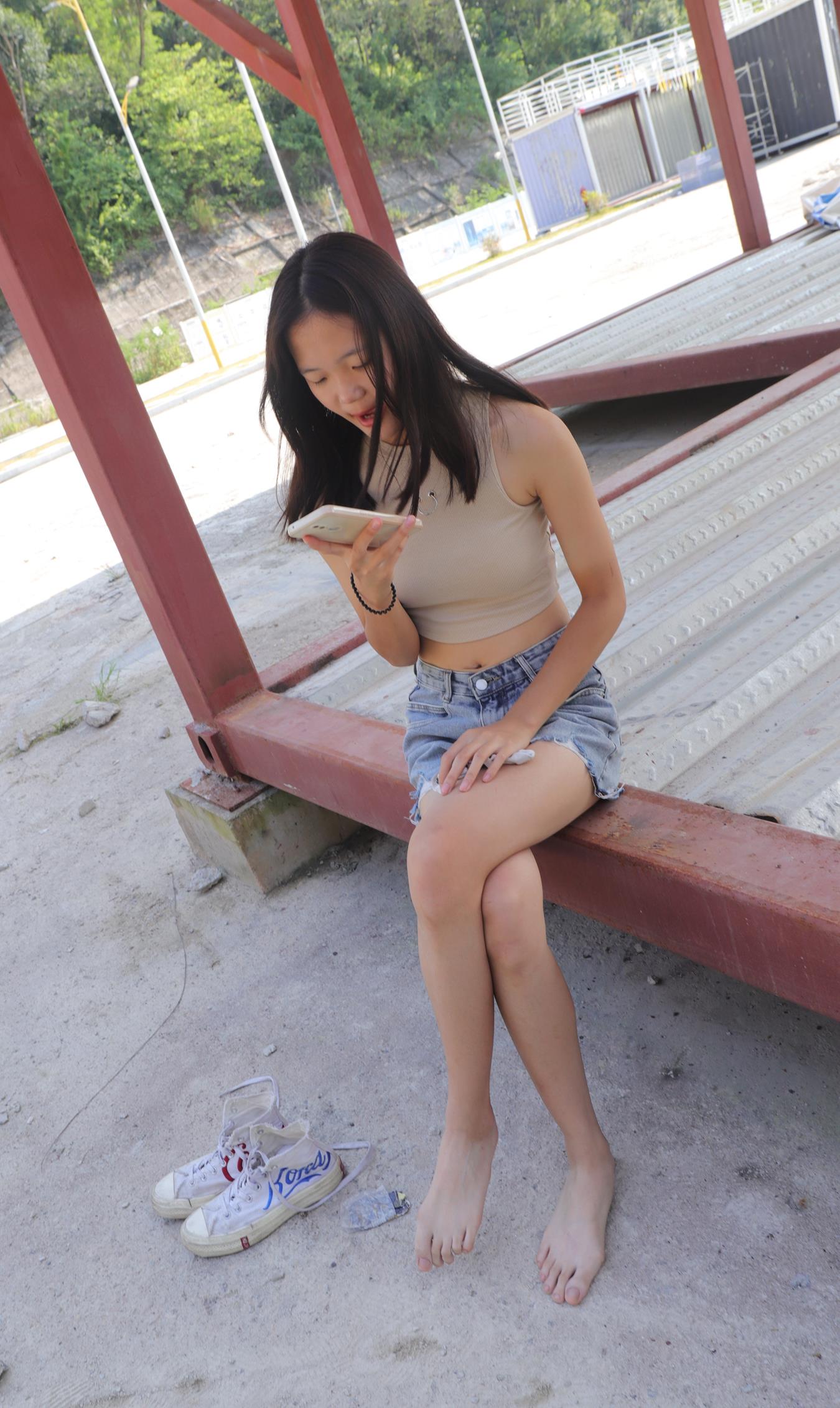 图片[20]-Pary摄影 NO.021 极品美女校花思思全程赤脚拍照后亮出脏脚底 (2）[66P] – 速更版-美库