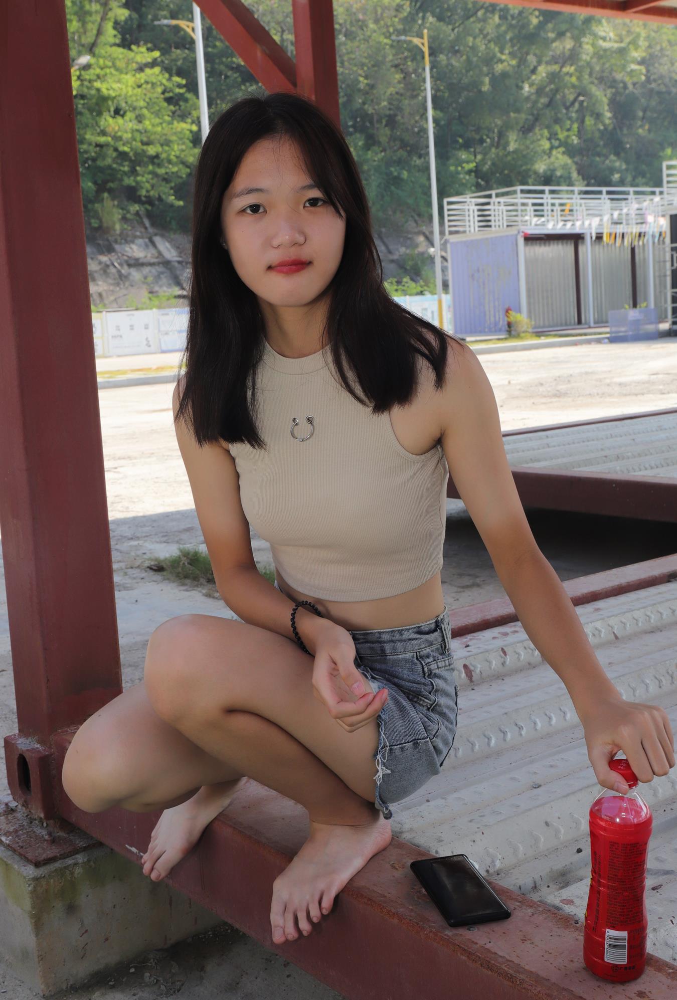 图片[47]-Pary摄影 NO.021 极品美女校花思思全程赤脚拍照后亮出脏脚底 (1）[64P] – 速更版-美库