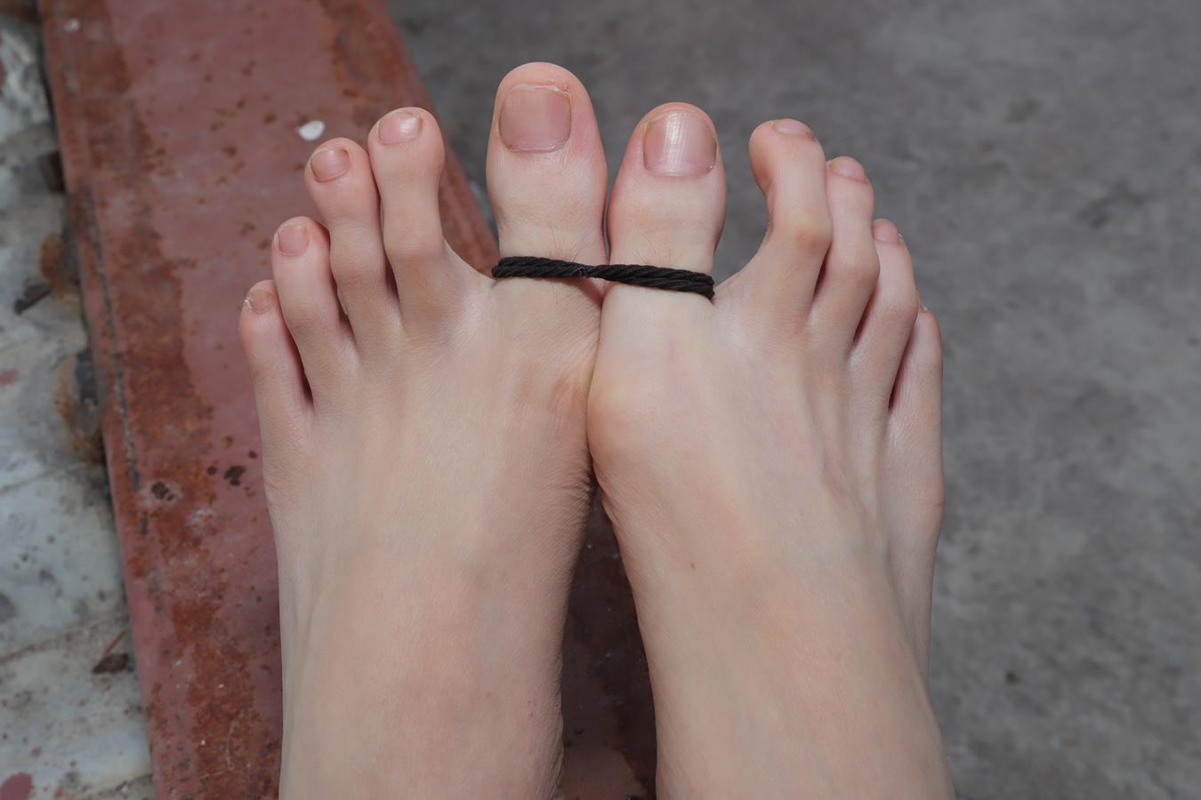 图片[54]-Pary摄影 NO.021 极品美女校花思思全程赤脚拍照后亮出脏脚底 (2）[66P] – 速更版-美库