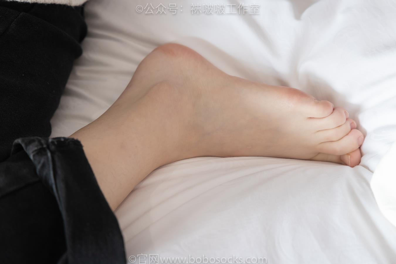 图片[101]-[BoBoSocks袜啵啵]积分限定作品 NO.007 熊熊-运动鞋、白棉袜、裸足[134P] – 速更版-美库