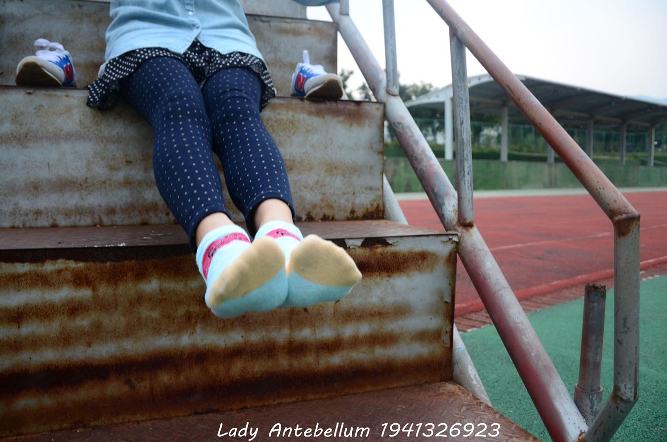 图片[11]-[战前女神] 美腿美足精品摄影套图 018 (2) [72P] – 速更版-美库