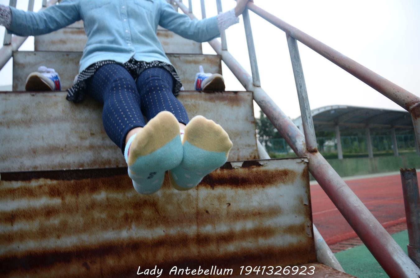 图片[12]-[战前女神] 美腿美足精品摄影套图 018 (2) [72P] – 速更版-美库