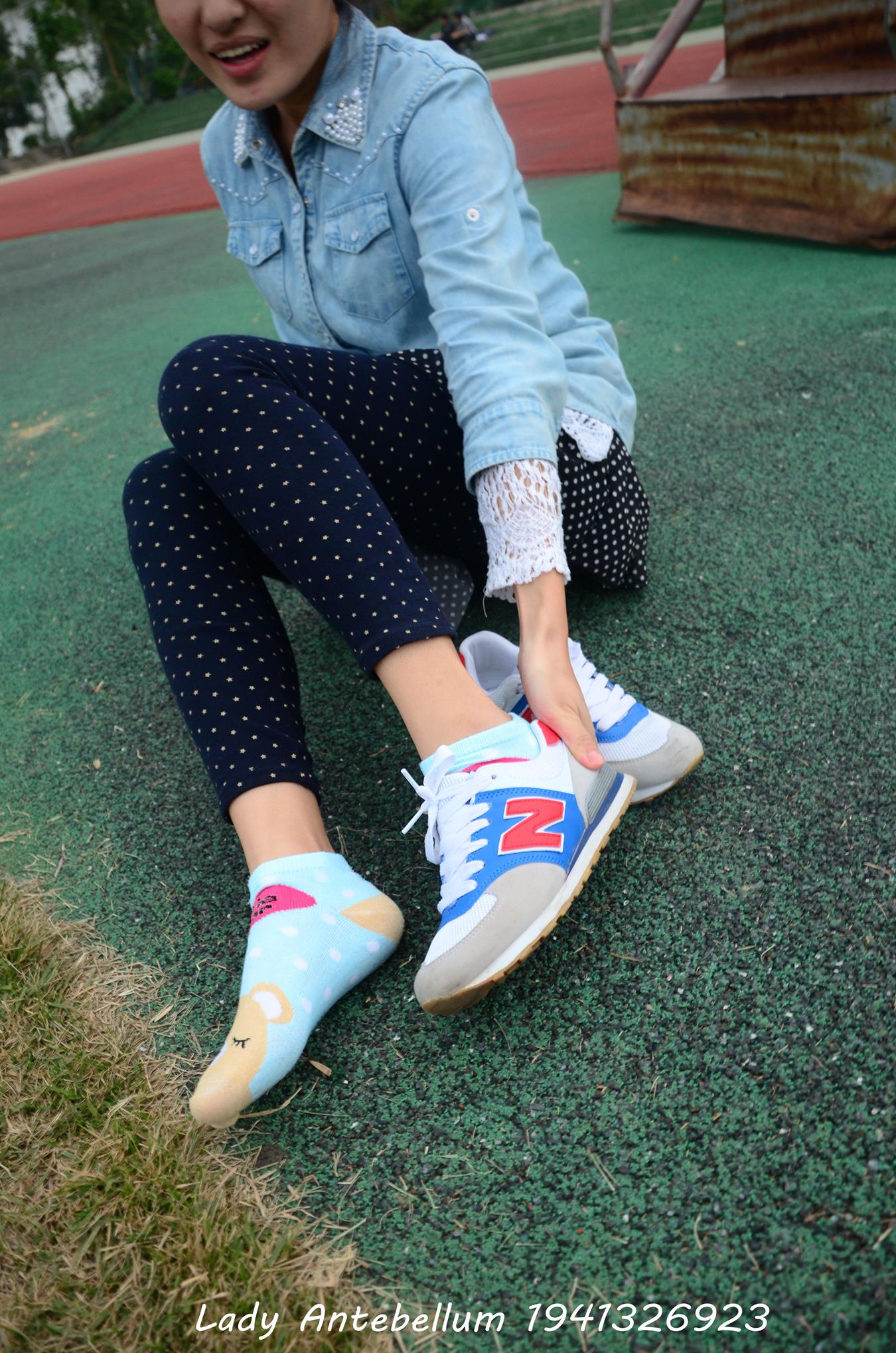 图片[23]-[战前女神] 美腿美足精品摄影套图 018 (2) [72P] – 速更版-美库