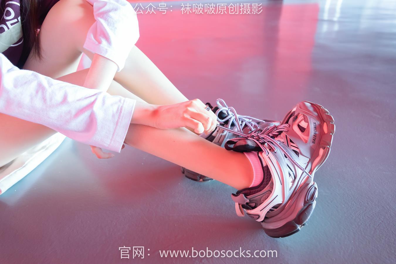 图片[45]-[BoBoSocks袜啵啵]积分限定作品 NO.010 稚予-巴黎世家运动鞋、白棉袜、肉丝[144P] – 速更版-美库