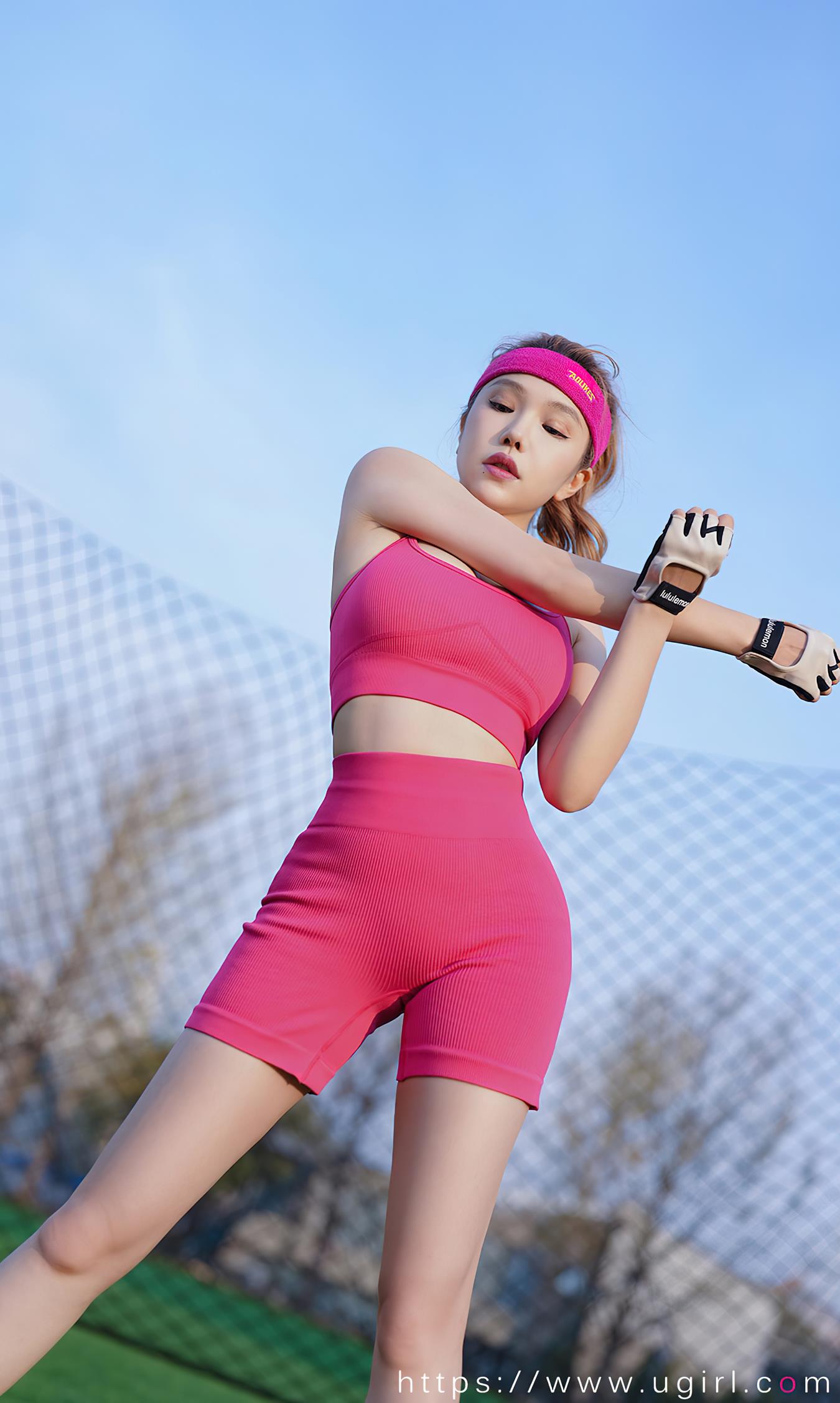 图片[17]-[爱尤物]2022 NO.2468 妮小妖 热辣绿茵[35P] – 速更版-美库