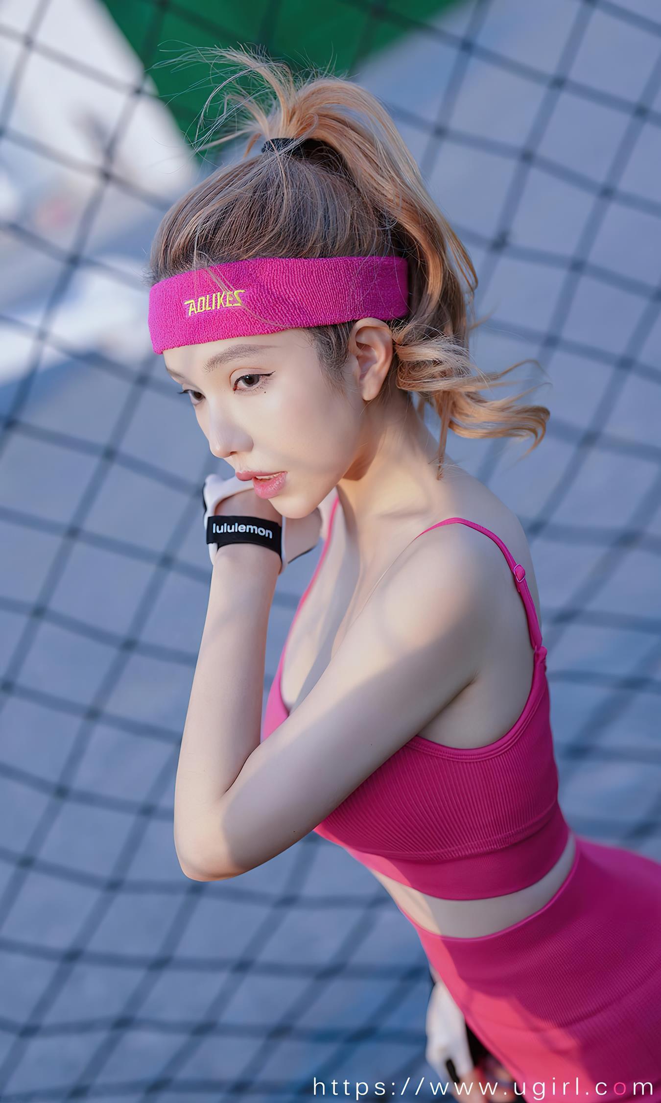 图片[35]-[爱尤物]2022 NO.2468 妮小妖 热辣绿茵[35P] – 速更版-美库