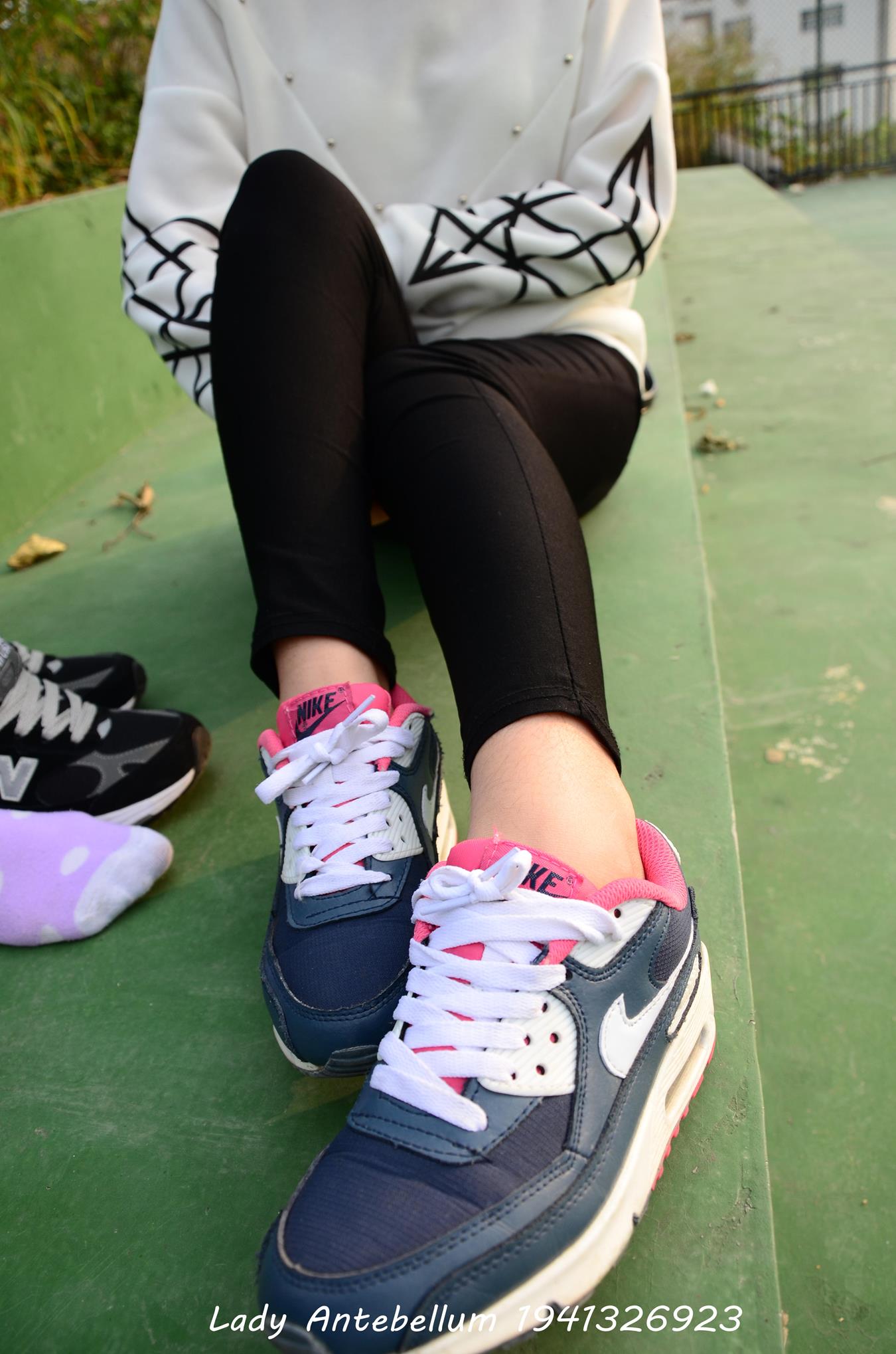 图片[22]-[战前女神] 美腿美足精品摄影套图 019 (2) [84P] – 速更版-美库