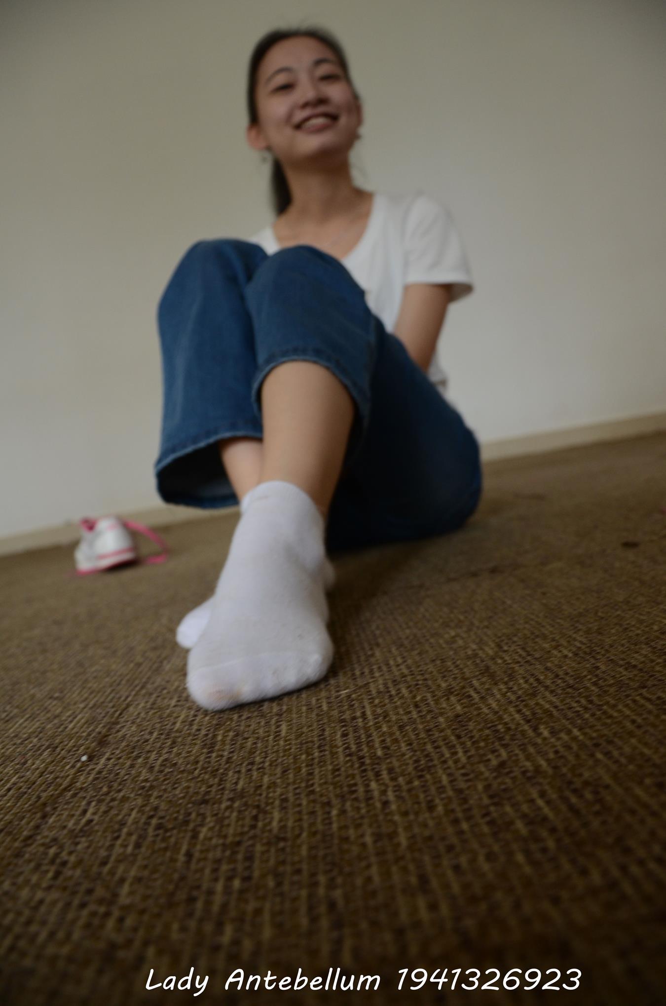 图片[22]-[战前女神] 美腿美足精品摄影套图 024 (2) [84P] – 速更版-美库