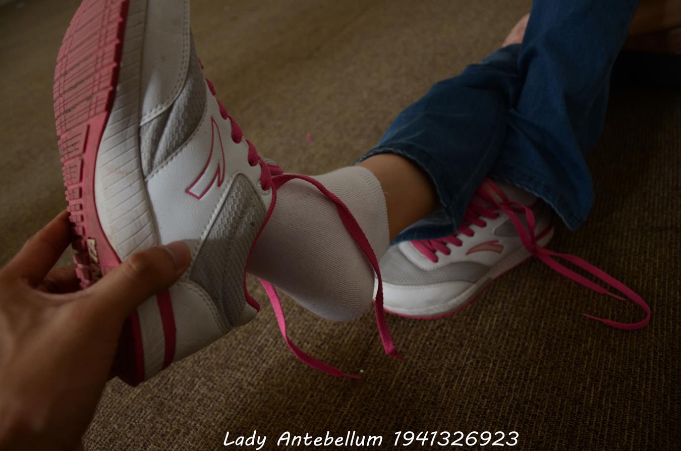 图片[38]-[战前女神] 美腿美足精品摄影套图 024 (1) [84P] – 速更版-美库