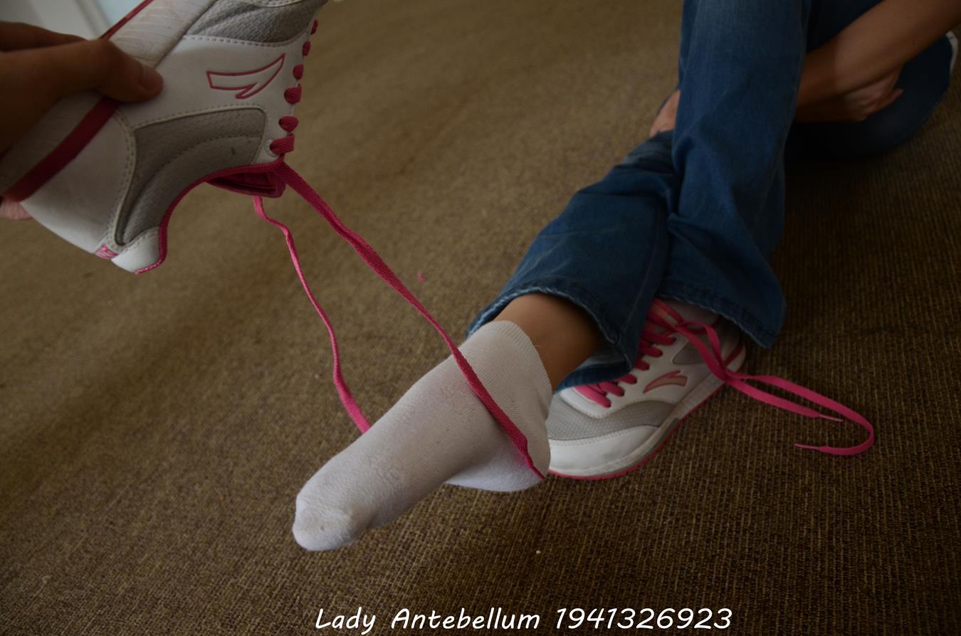 图片[41]-[战前女神] 美腿美足精品摄影套图 024 (1) [84P] – 速更版-美库