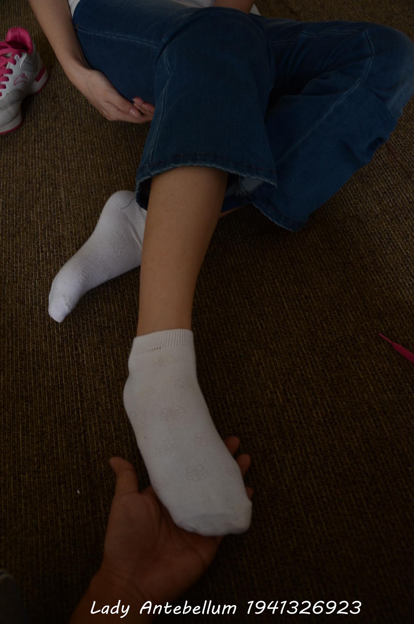 图片[75]-[战前女神] 美腿美足精品摄影套图 024 (1) [84P] – 速更版-美库