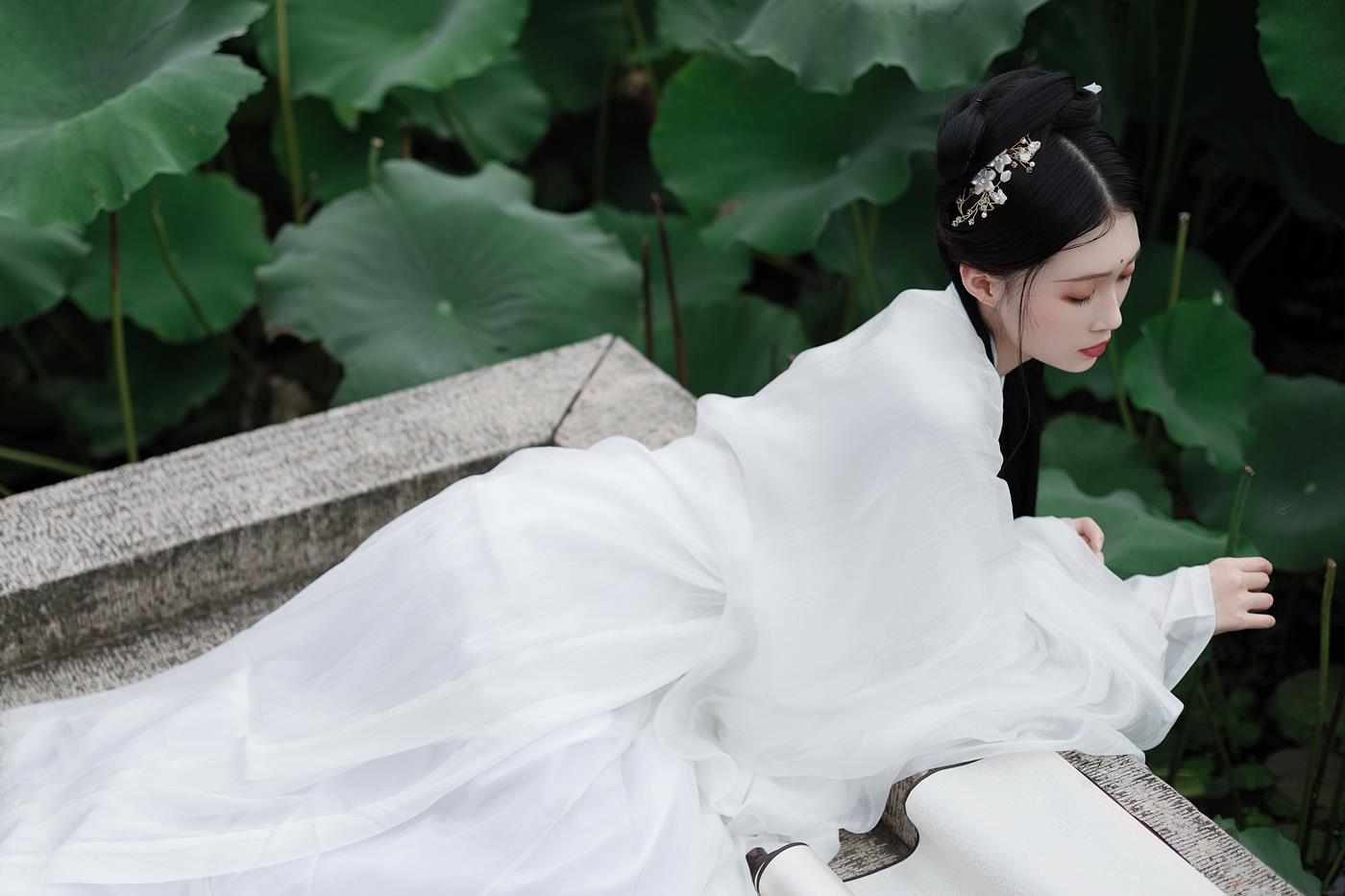 图片[23]-[YITUYU艺图语] 2022.02.02 层波潋滟远山横 一笑一倾城 柳柳杨柳柳_ [23P] – 速更版-美库