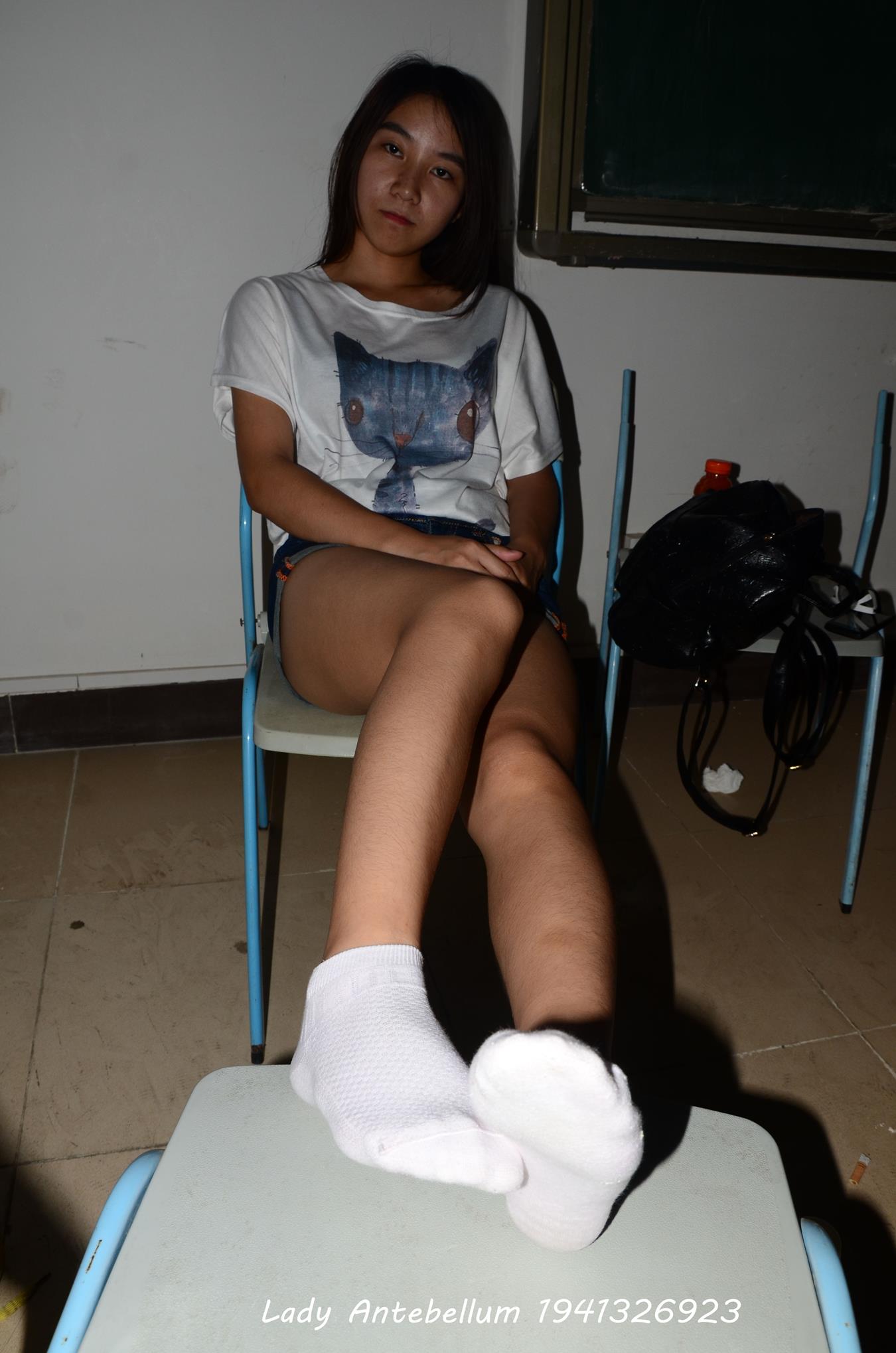 图片[21]-[战前女神] 美腿美足精品摄影套图 025 [27P] – 速更版-美库