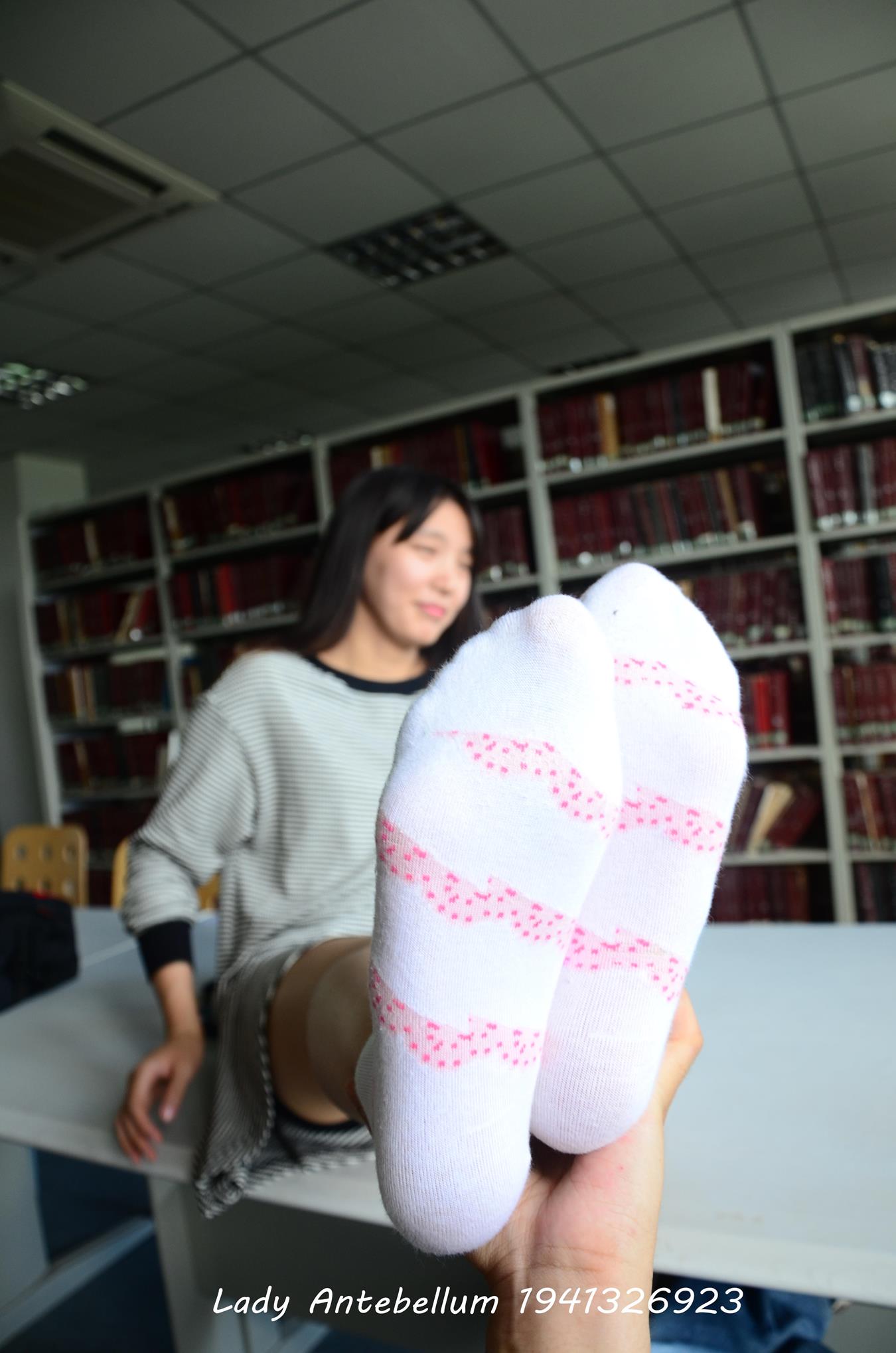 图片[47]-[战前女神] 美腿美足精品摄影套图 027 [74P] – 速更版-美库