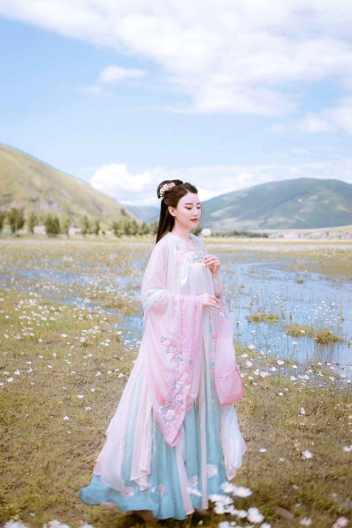 图片[24]-[YITUYU艺图语] 2022.02.03 踏青 婷婷 [22P] – 速更版-美库