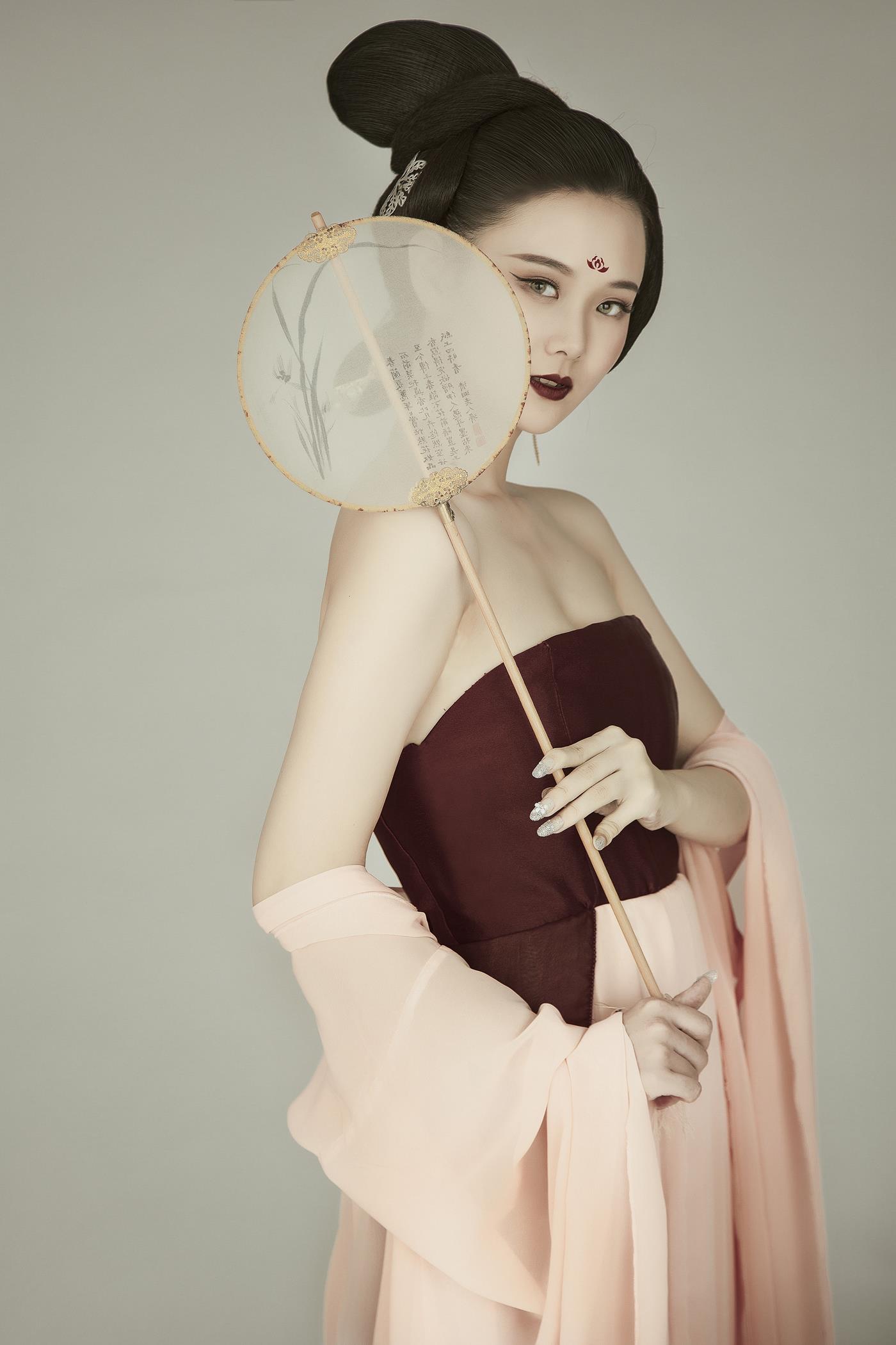 图片[18]-[YITUYU艺图语] 2022.02.03 折轻扇 欣宝 [23P] – 速更版-美库