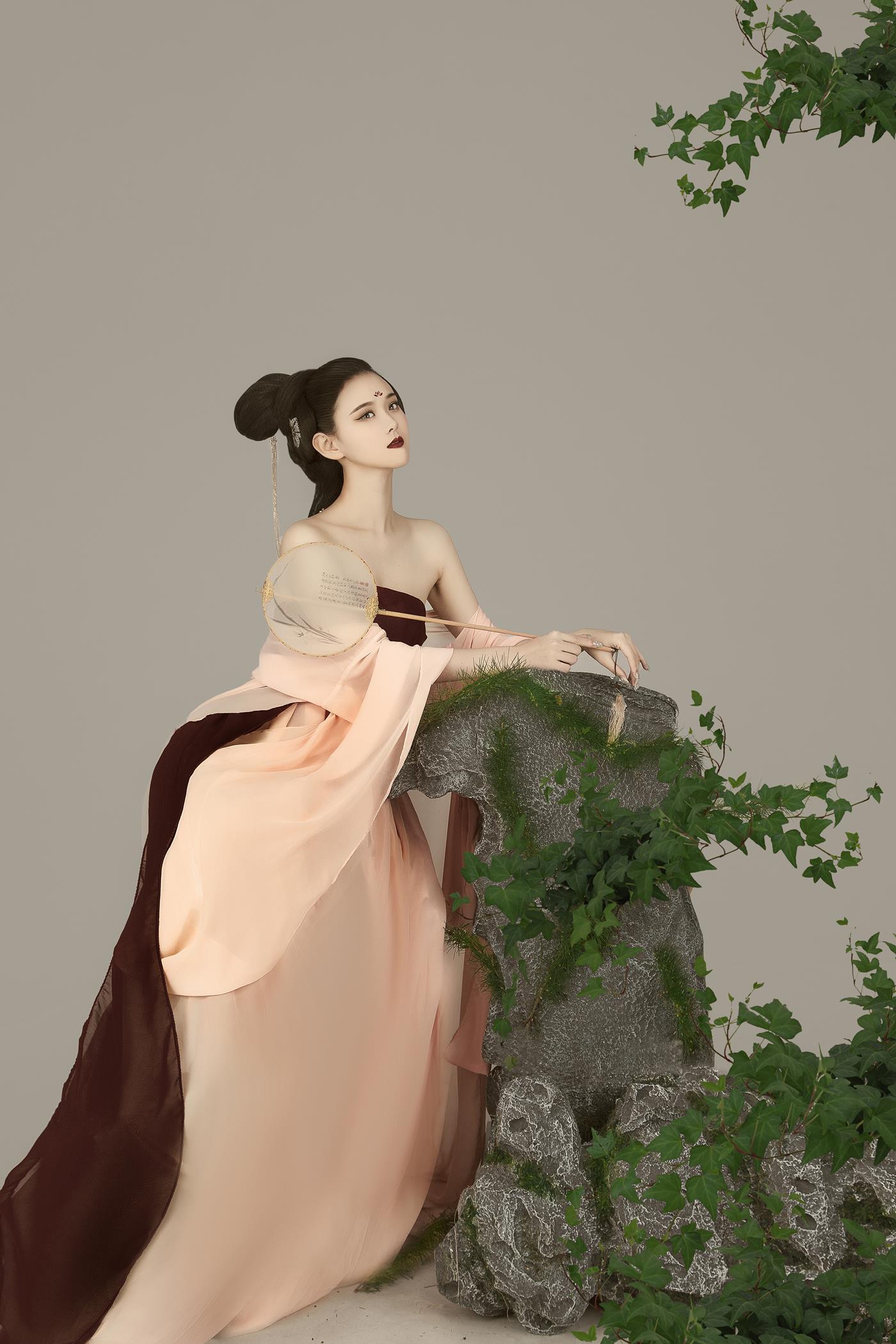 图片[25]-[YITUYU艺图语] 2022.02.03 折轻扇 欣宝 [23P] – 速更版-美库