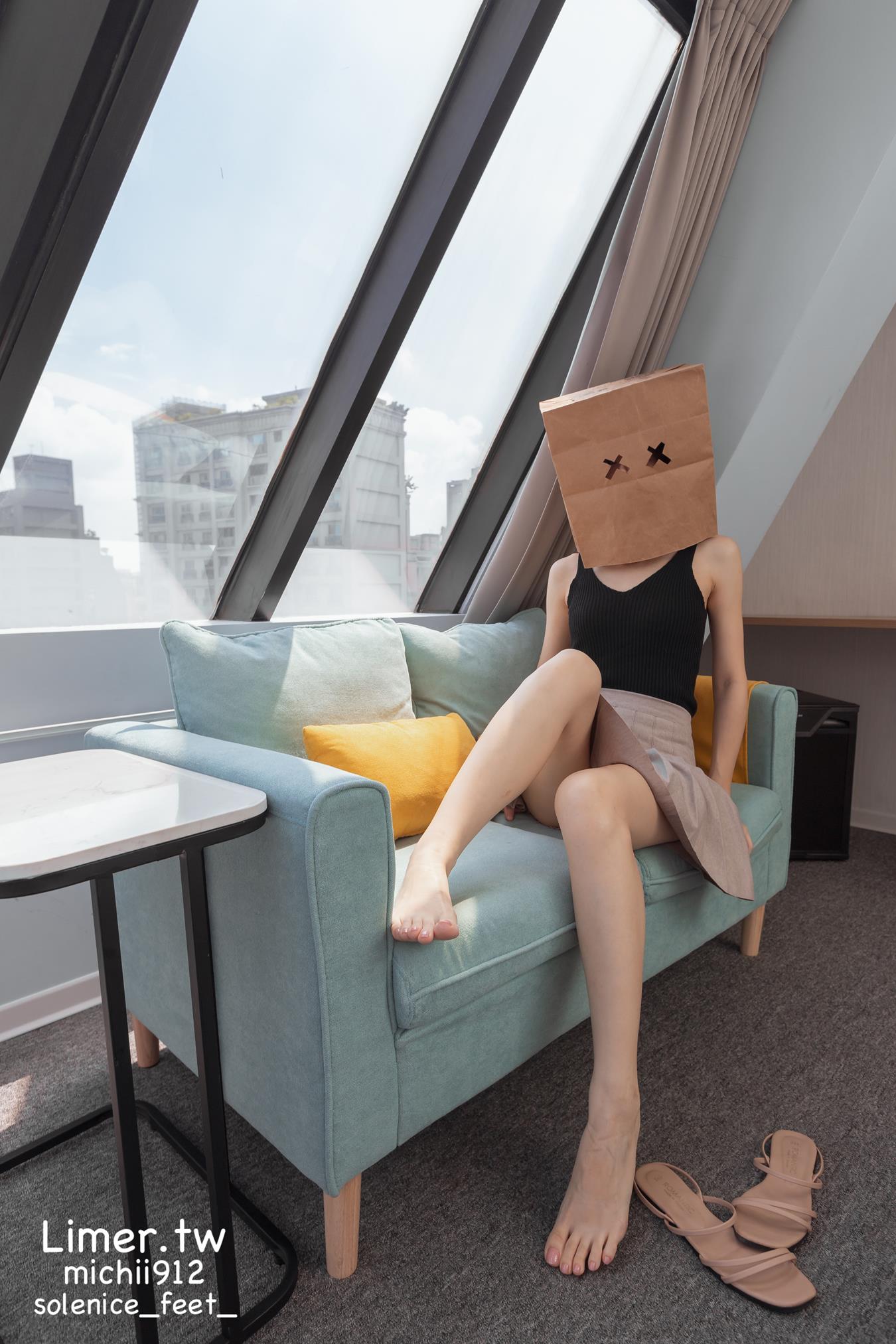 图片[10]-Limerence原创 NO.013 Michii神秘纸袋女孩的裸足大解放 (1)[83P] – 速更版-美库